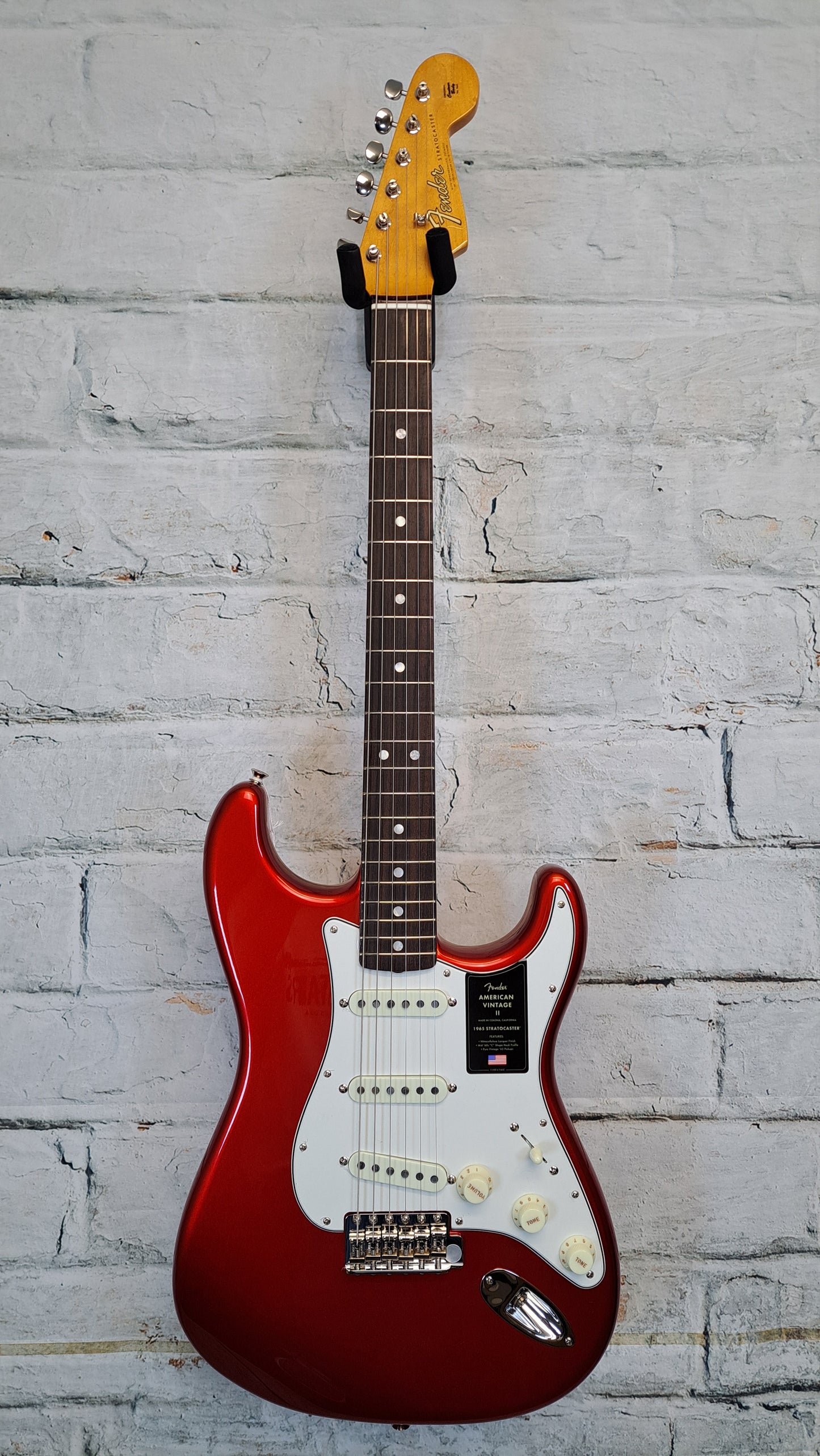 Fender American Vintage II 1965 Stratocaster - Candy Apple Red