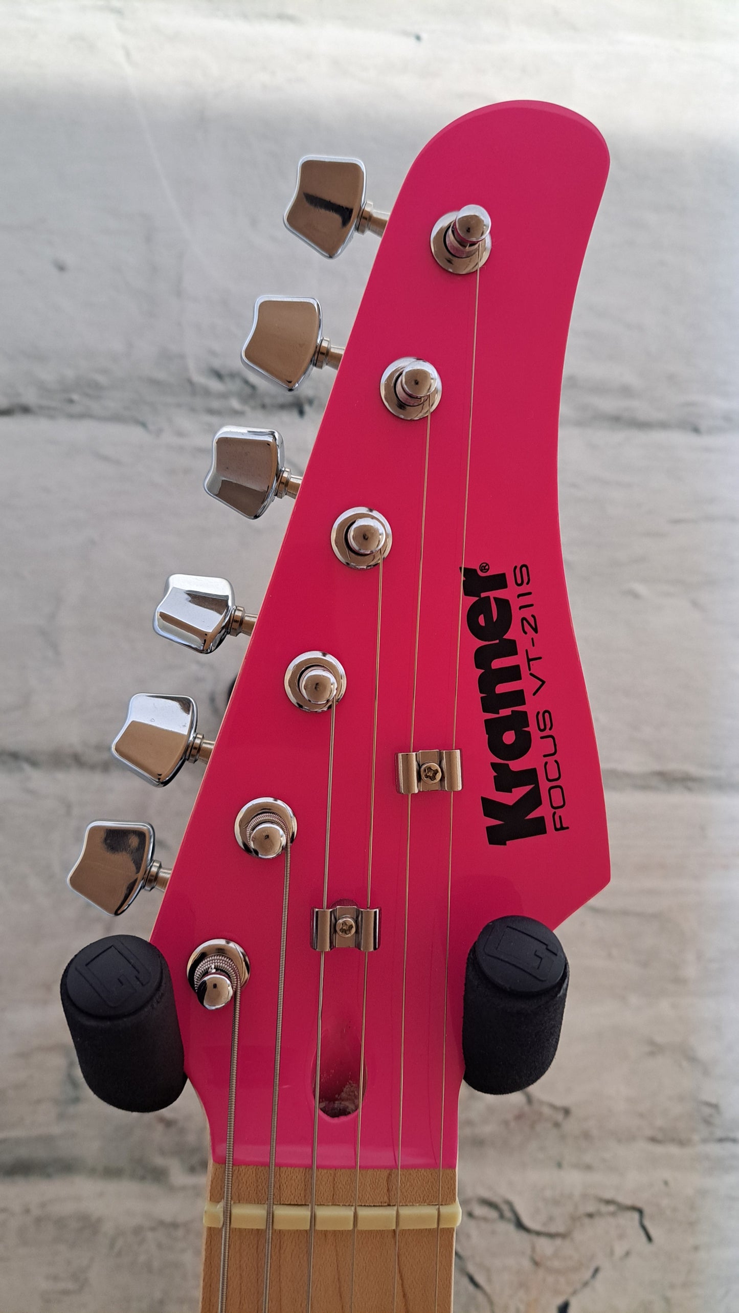 Kramer Focus VT-211S -Hot Pink