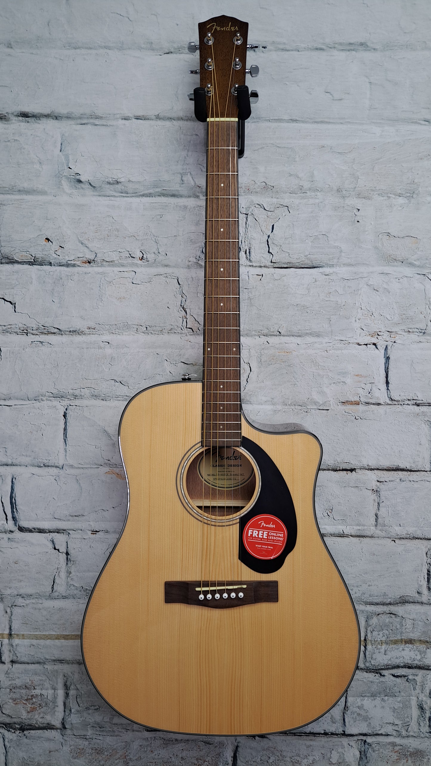 Fender CD-60sce Natural Acoustic Guitar w-/cutaway and electronics