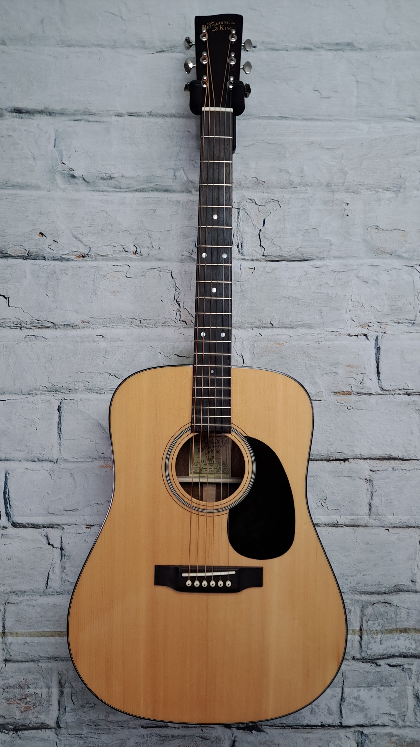 Recording King RD-318 Dreadnought Acoustic Guitar