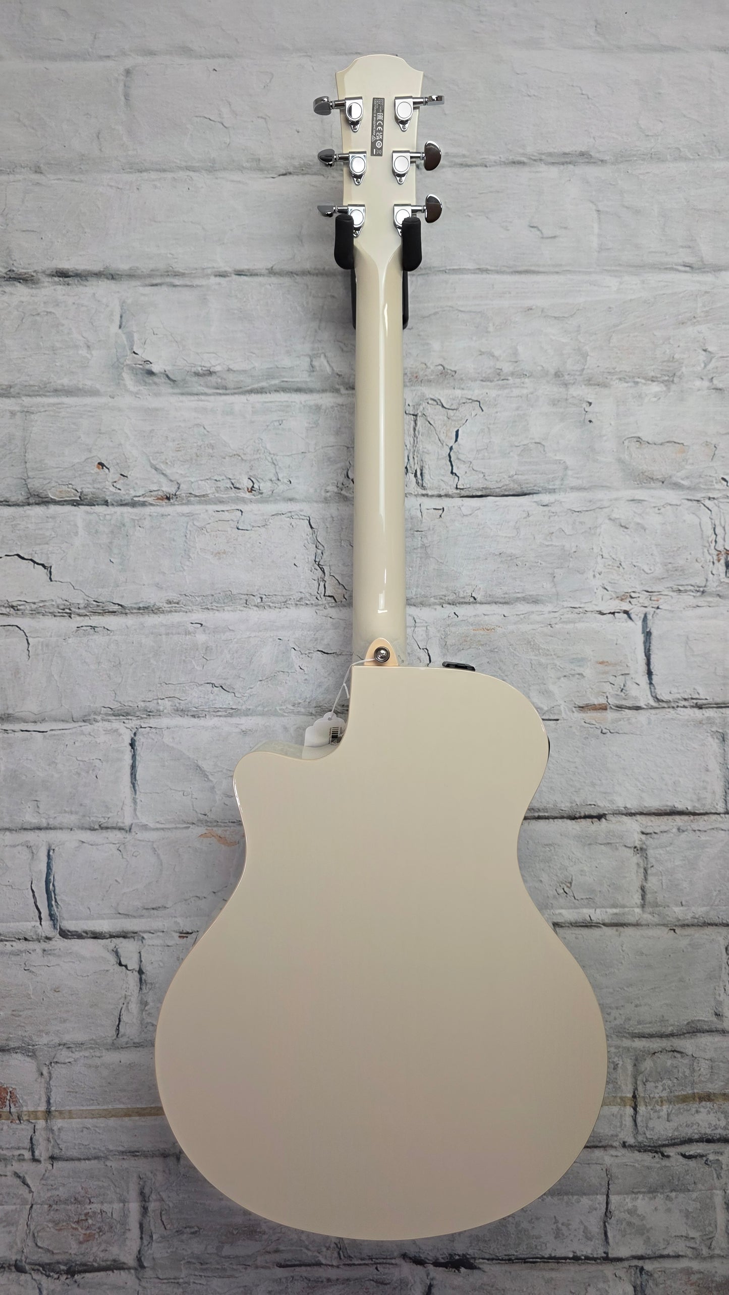 Yamaha APX600 Thinline Cutaway - Vintage White