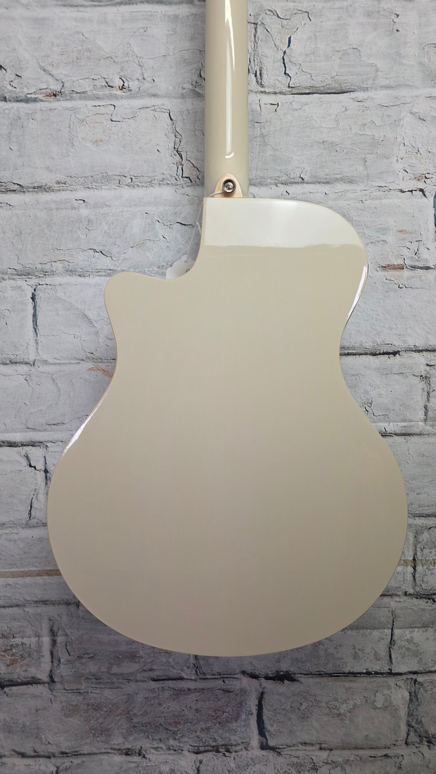 Yamaha APX600 Thinline Cutaway - Vintage White