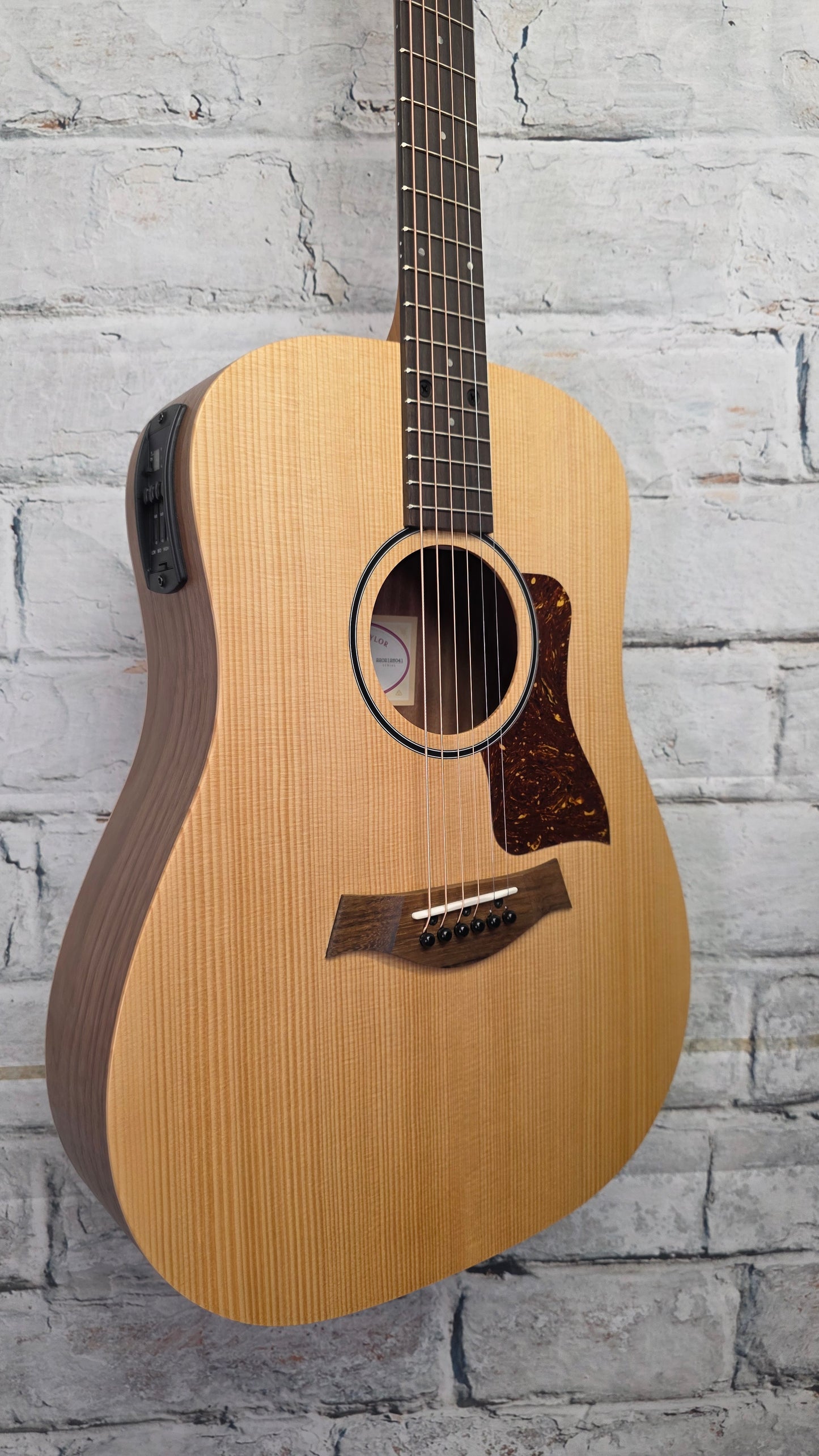 Taylor Big Baby Taylor BBTe Acoustic/Electric - Natural Sitka Spruce