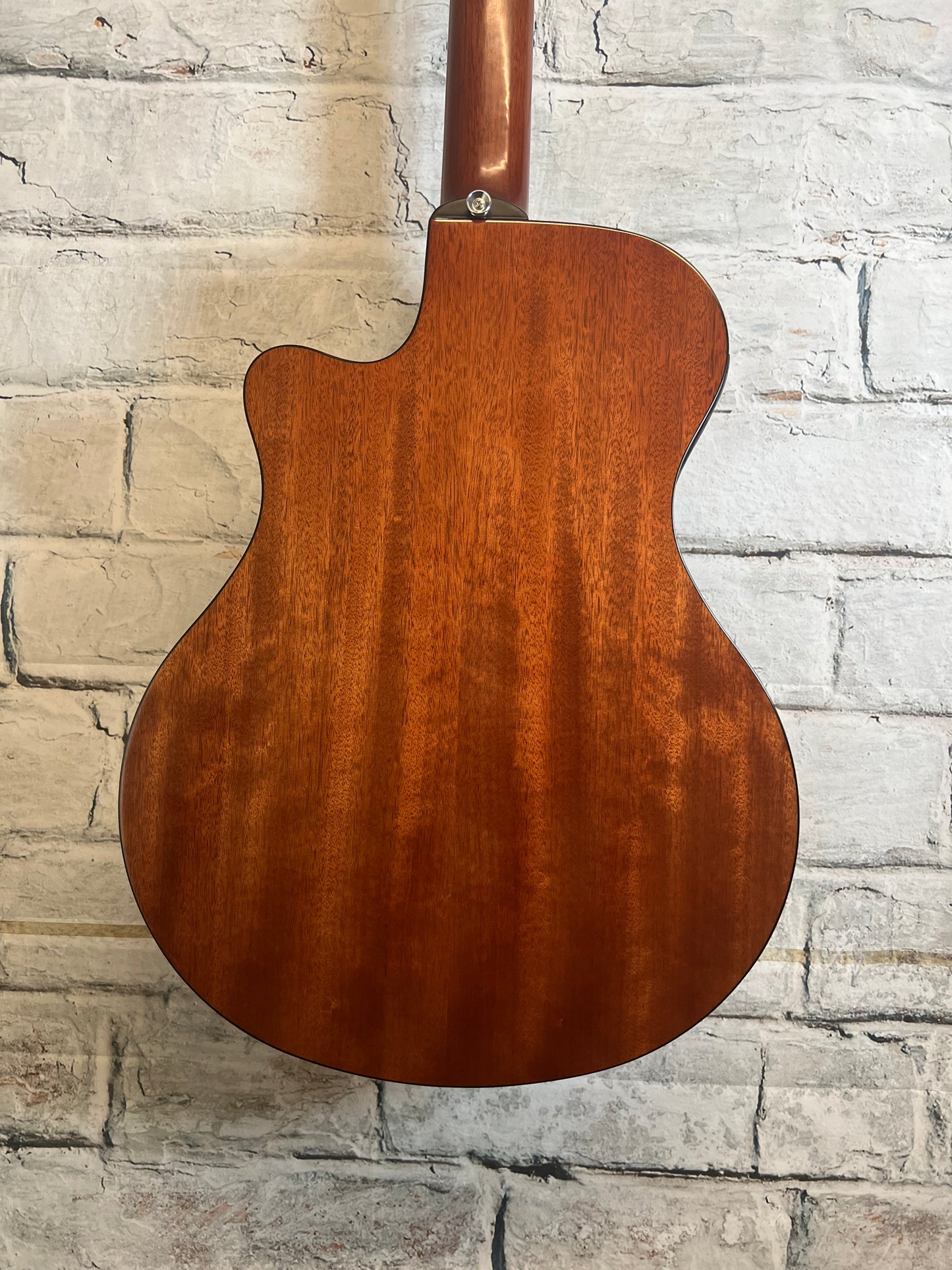 Used Yahama NTX500 Nylon String Acoustic