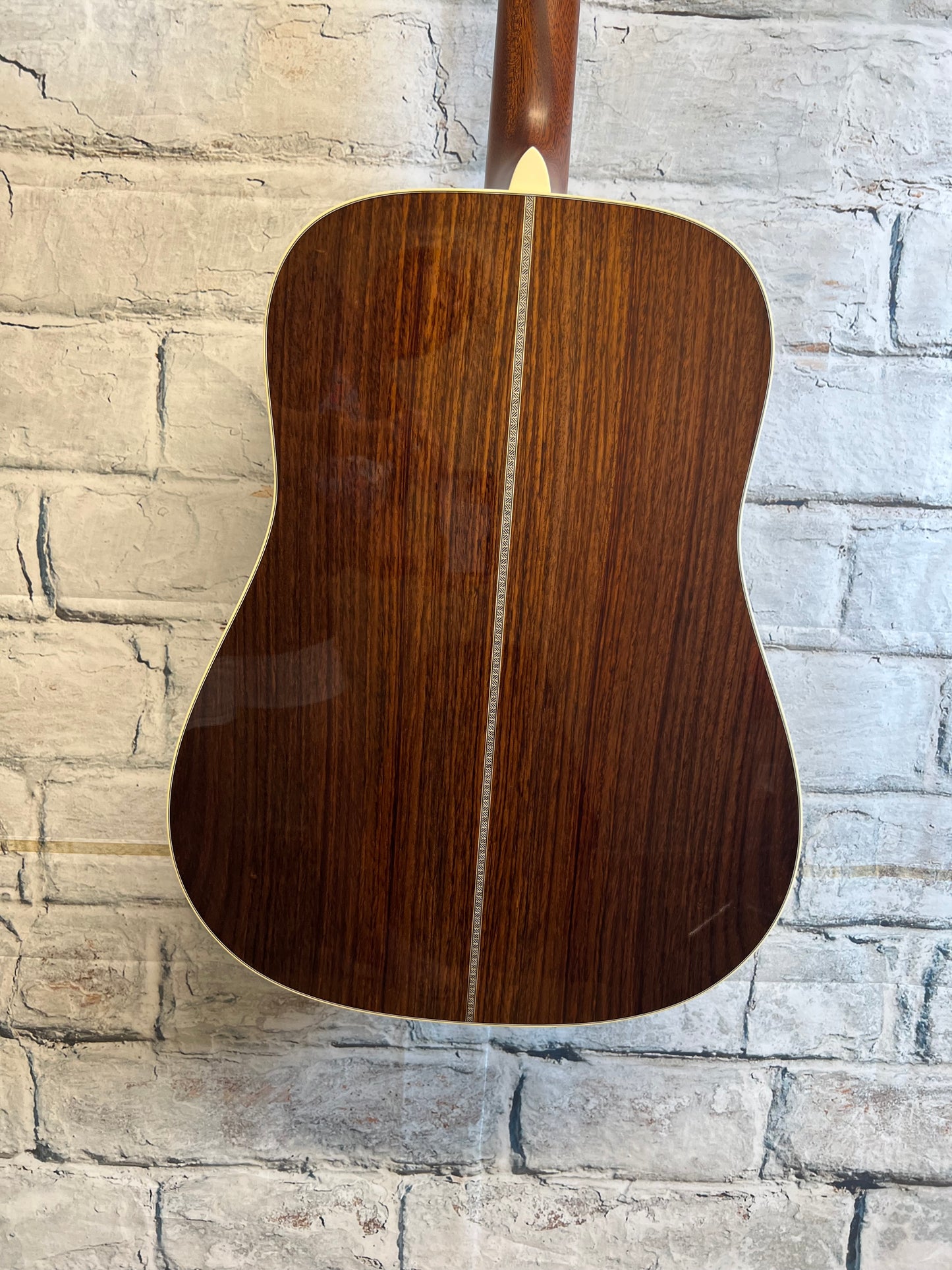 Martin Hd28 Standard Dreadnought with case