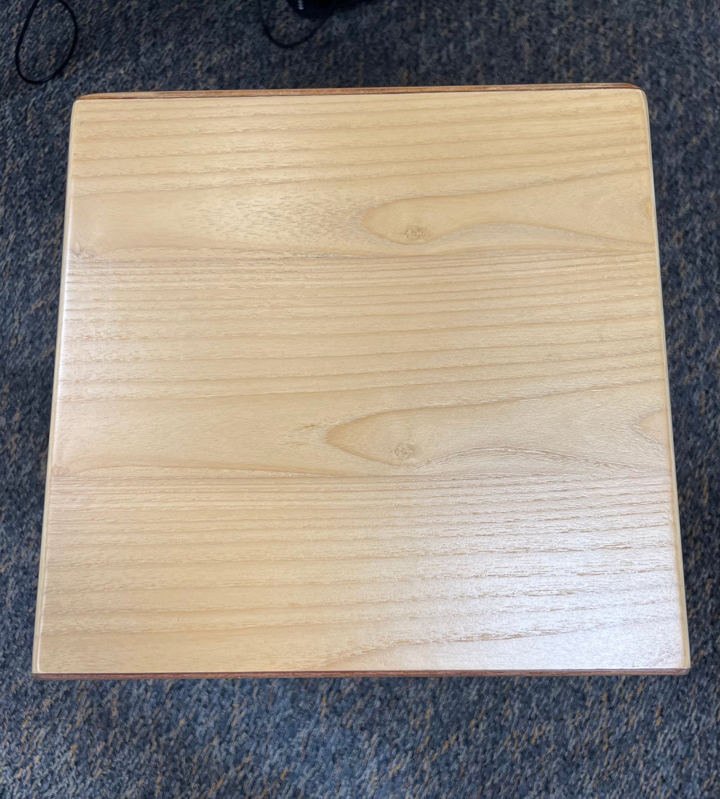 Latin Percussion Prayoing HAnds Cajon-Natural