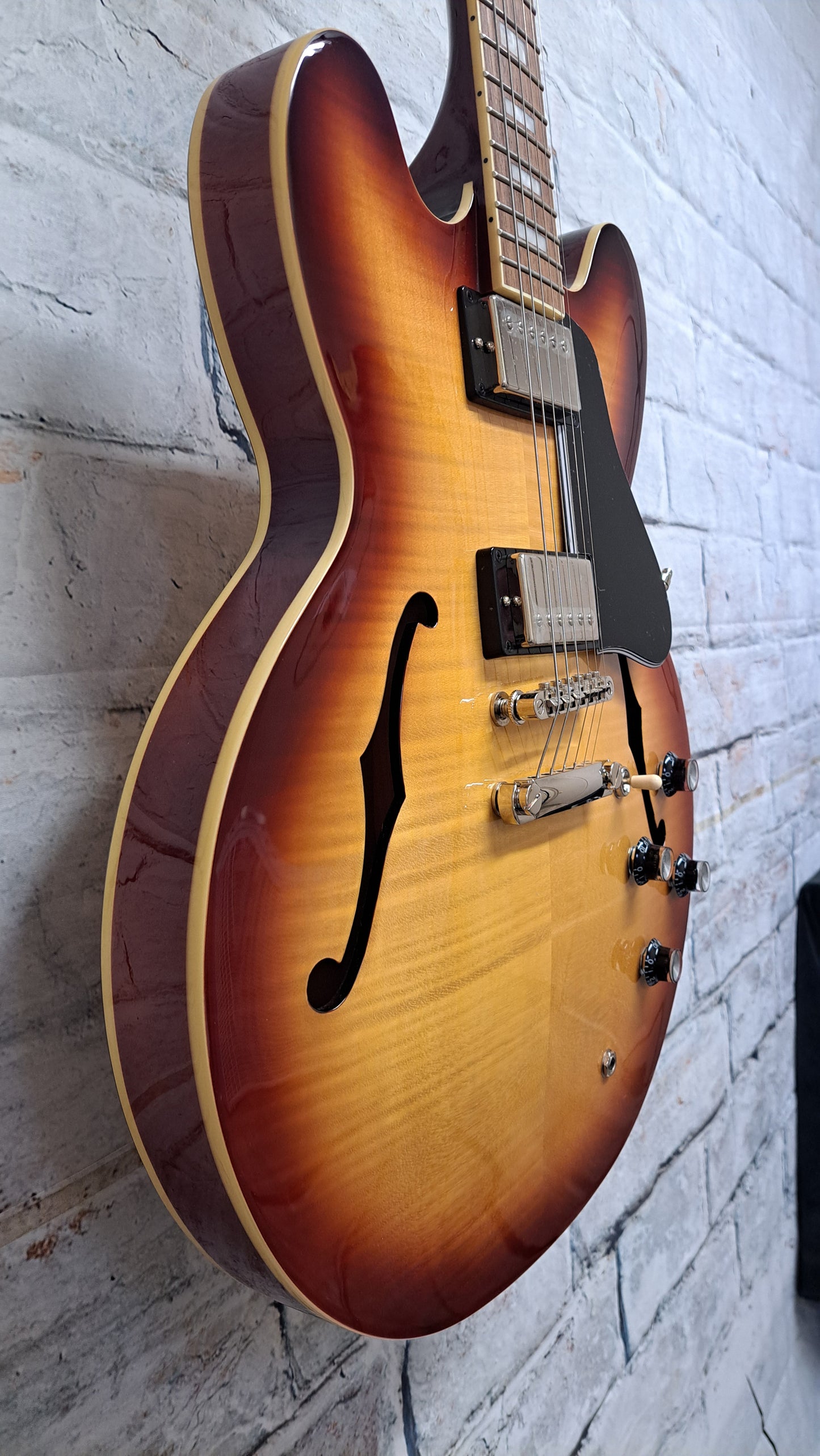 Epiphone ES-335 Raspberry Burst