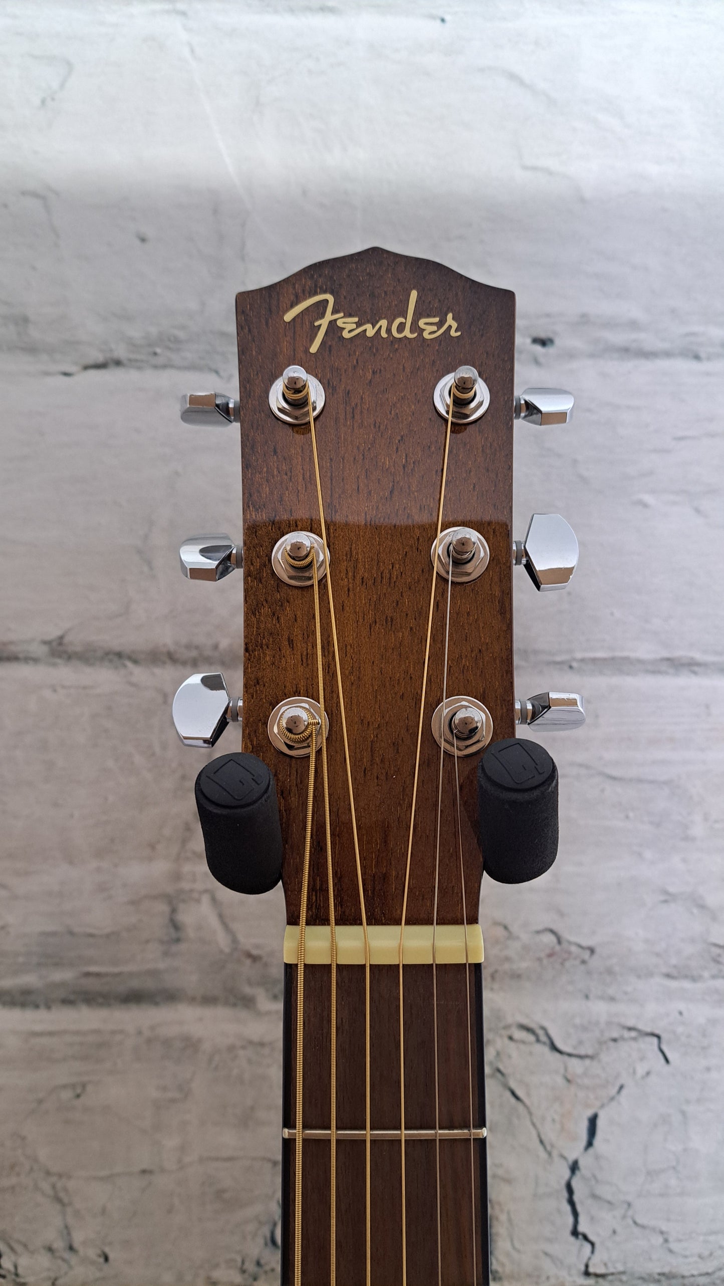 Fender CD-60sce Natural Acoustic Guitar w-/cutaway and electronics