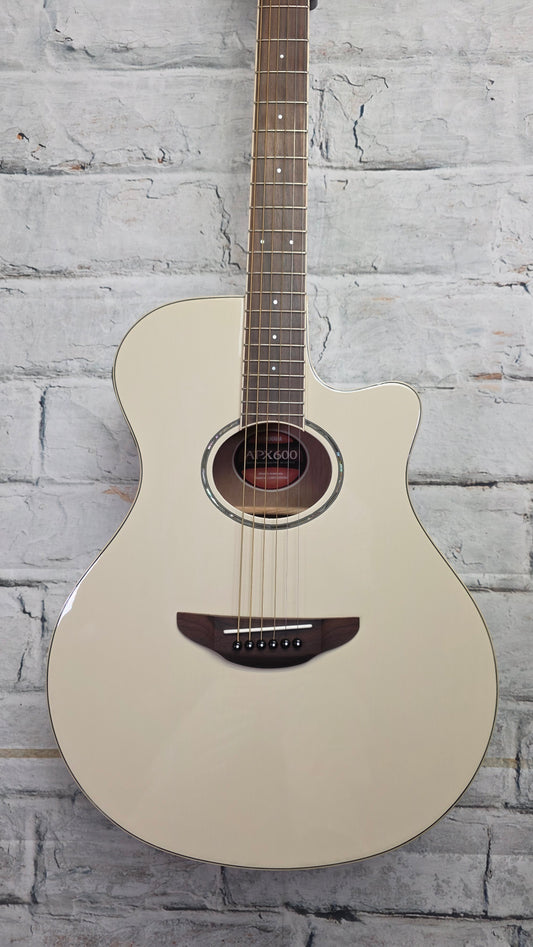 Yamaha APX600 Thinline Cutaway - Vintage White