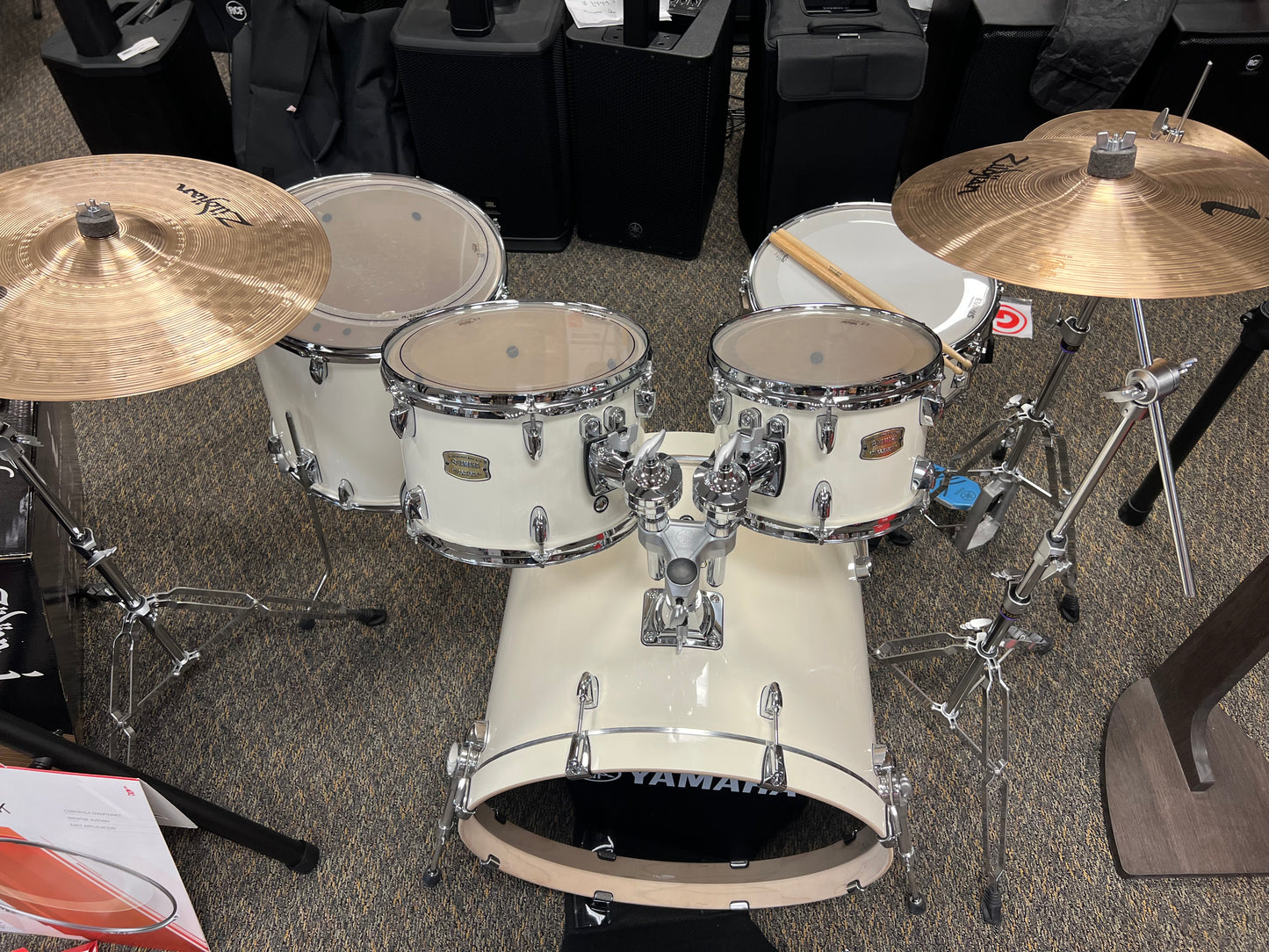 Yamaha Stage CUstom Birch 5-pc drum set -Pure White with hardware