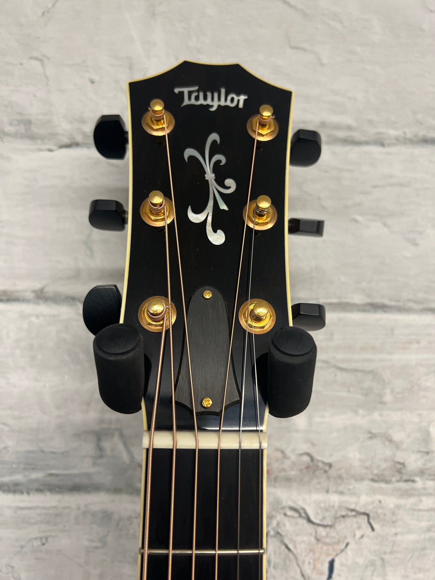 Used Taylor 2002 914ce without pickup