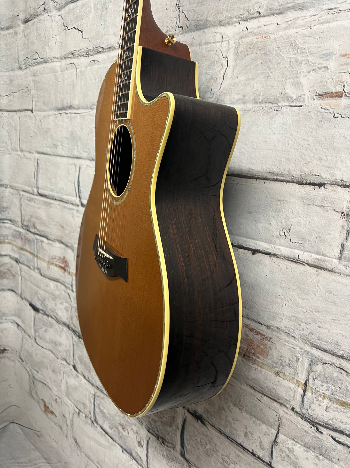 Used Taylor 2002 914ce without pickup