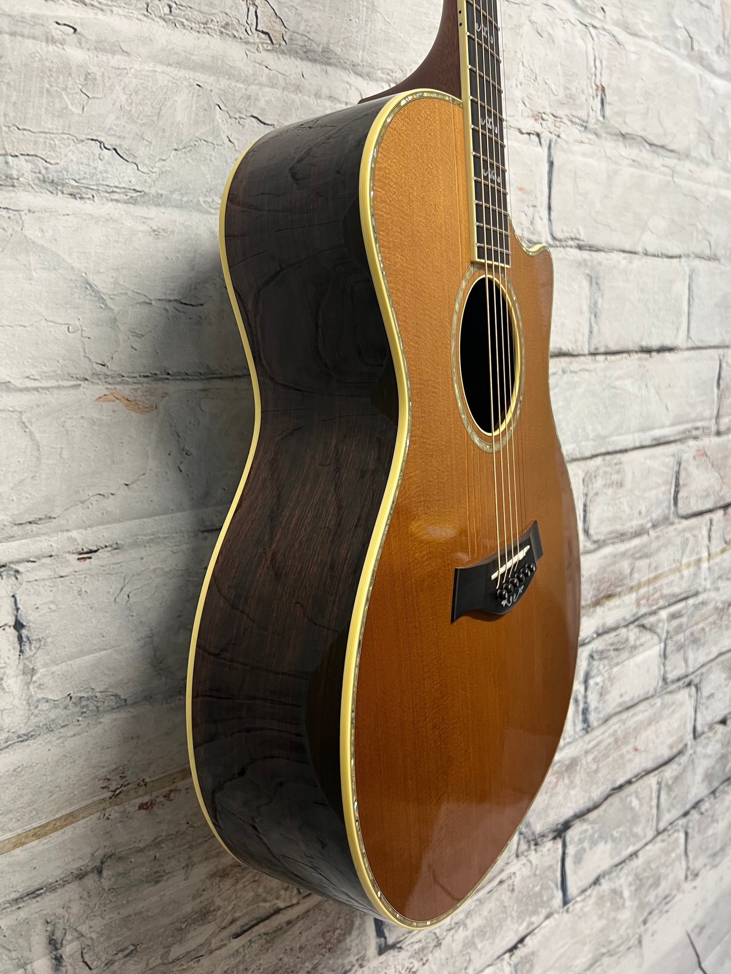 Used Taylor 2002 914ce without pickup