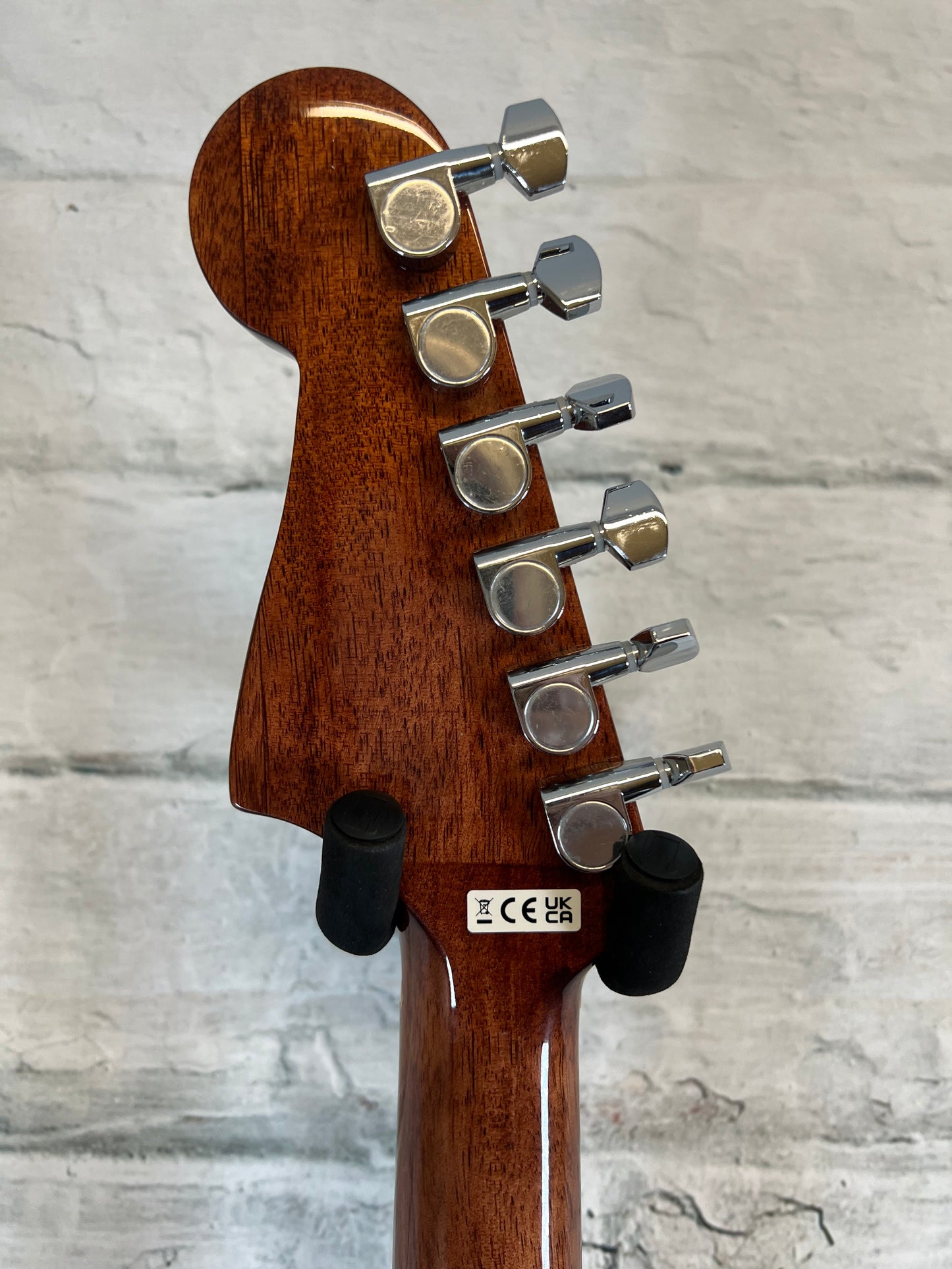Fender California Standard Redondo, Black Pickguard