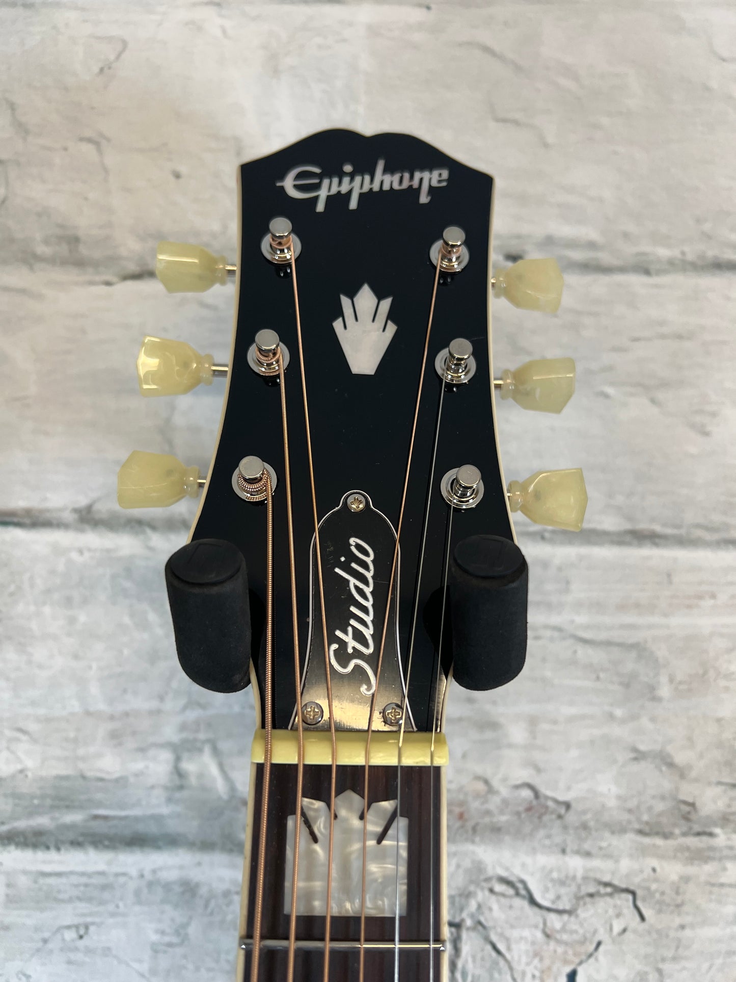 Epiphone J-200 Studio Vintage Sunburst with Bag
