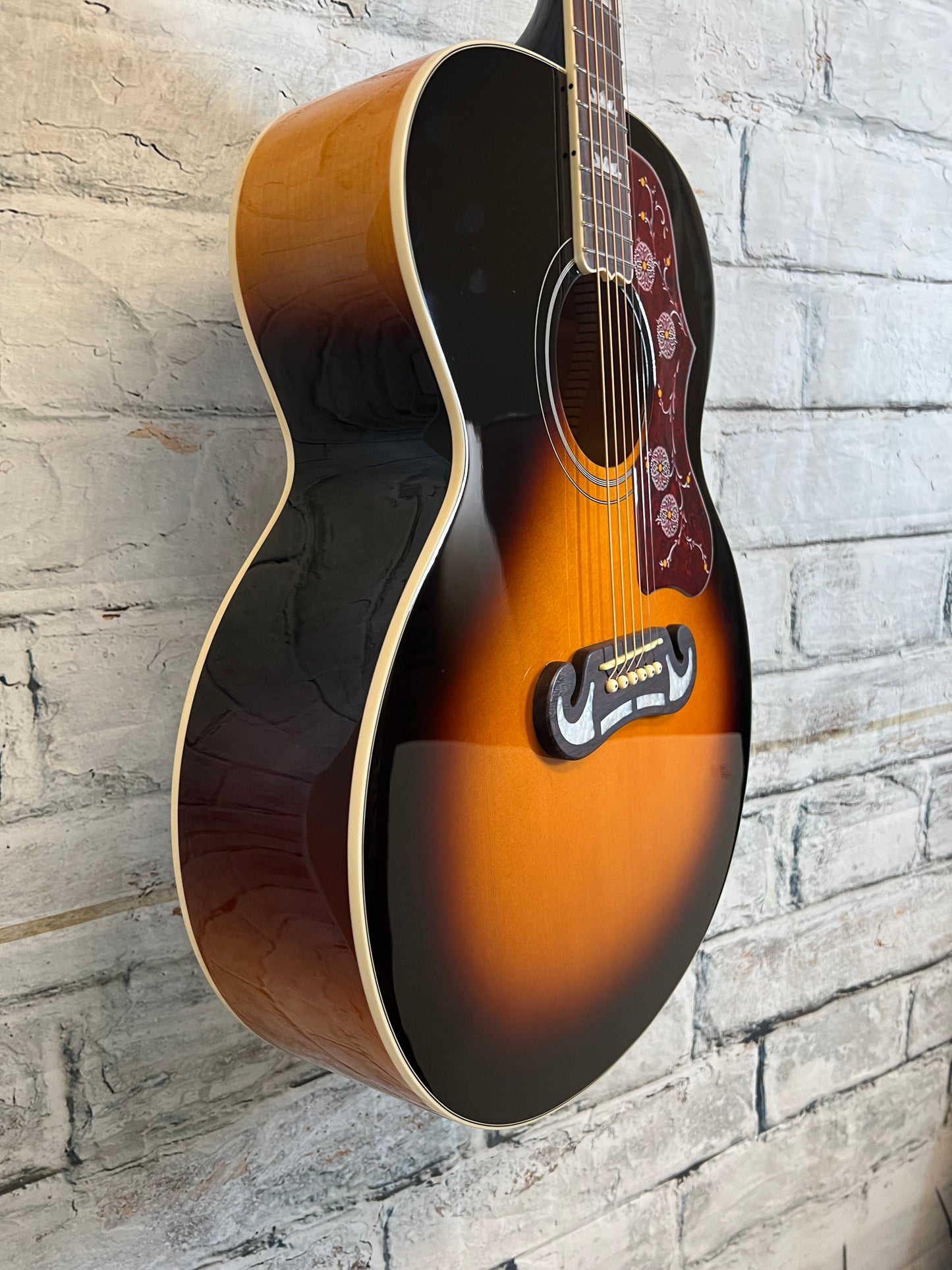 Epiphone J-200 Studio Vintage Sunburst with Bag