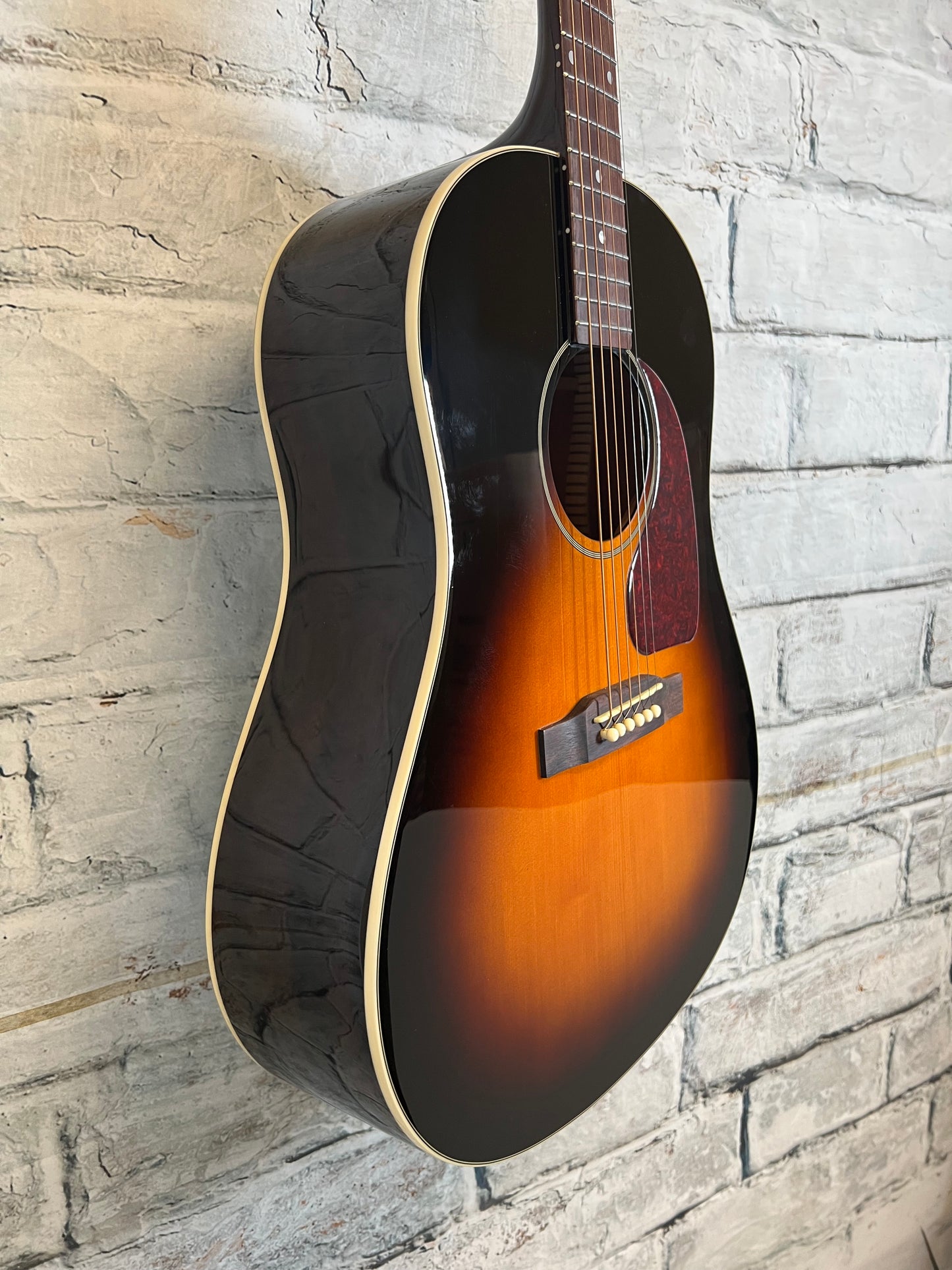Epiphone J-45 Studio Vintage Sunburst with Bag