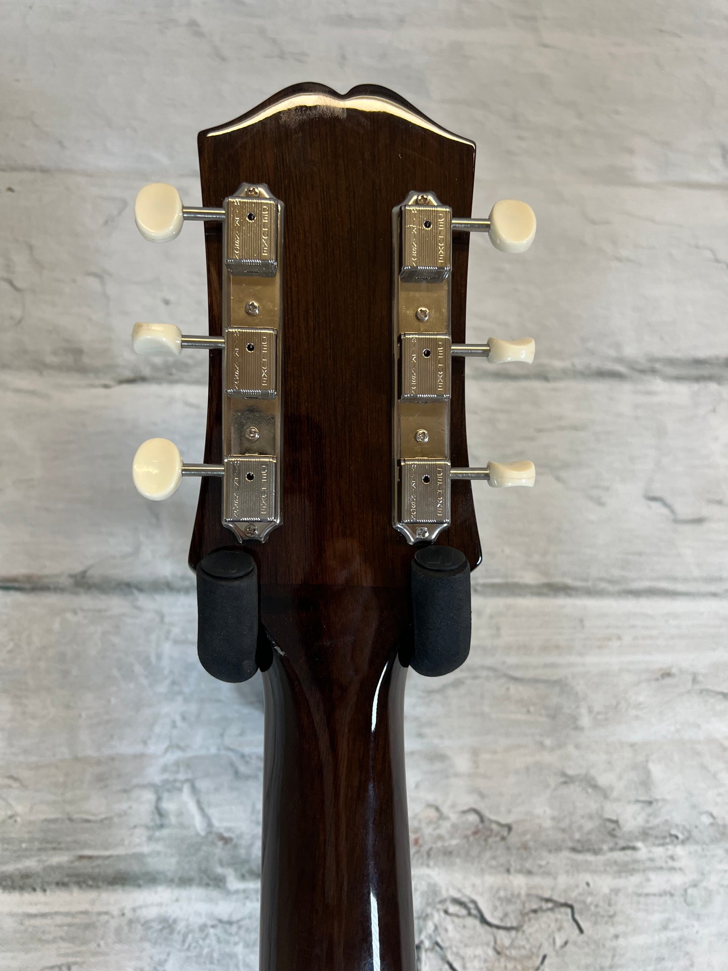 Epiphone J-45 Studio Vintage Sunburst with Bag