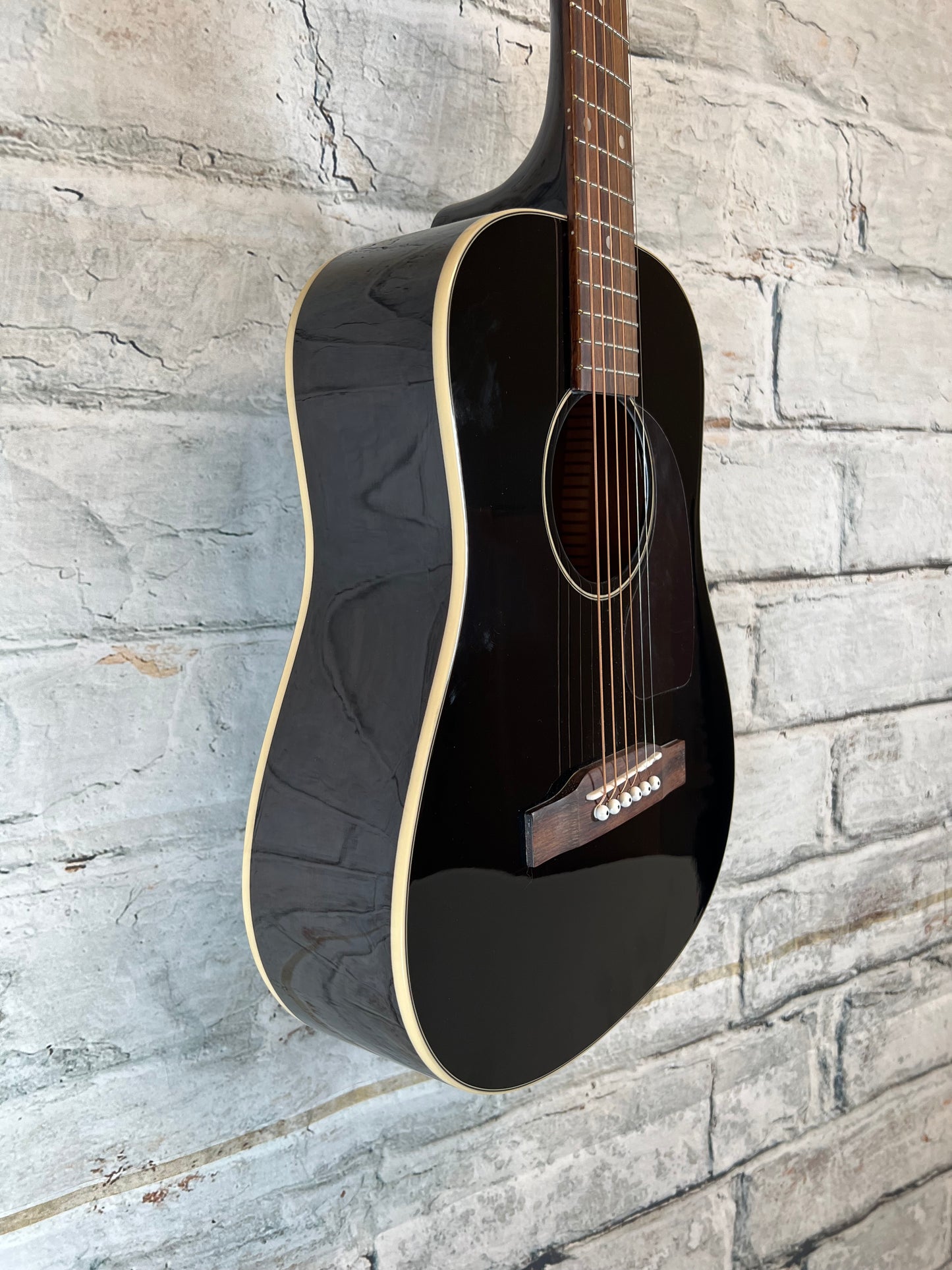 Epiphone J-45 Express with Gig Bag Ebony