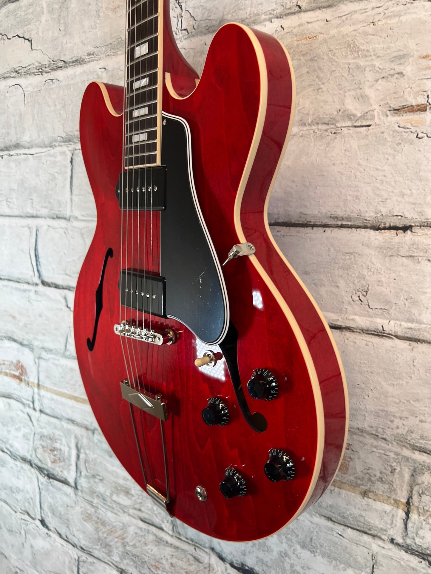 Gibson ES-330 Sixties Cherry with Hardshell Case