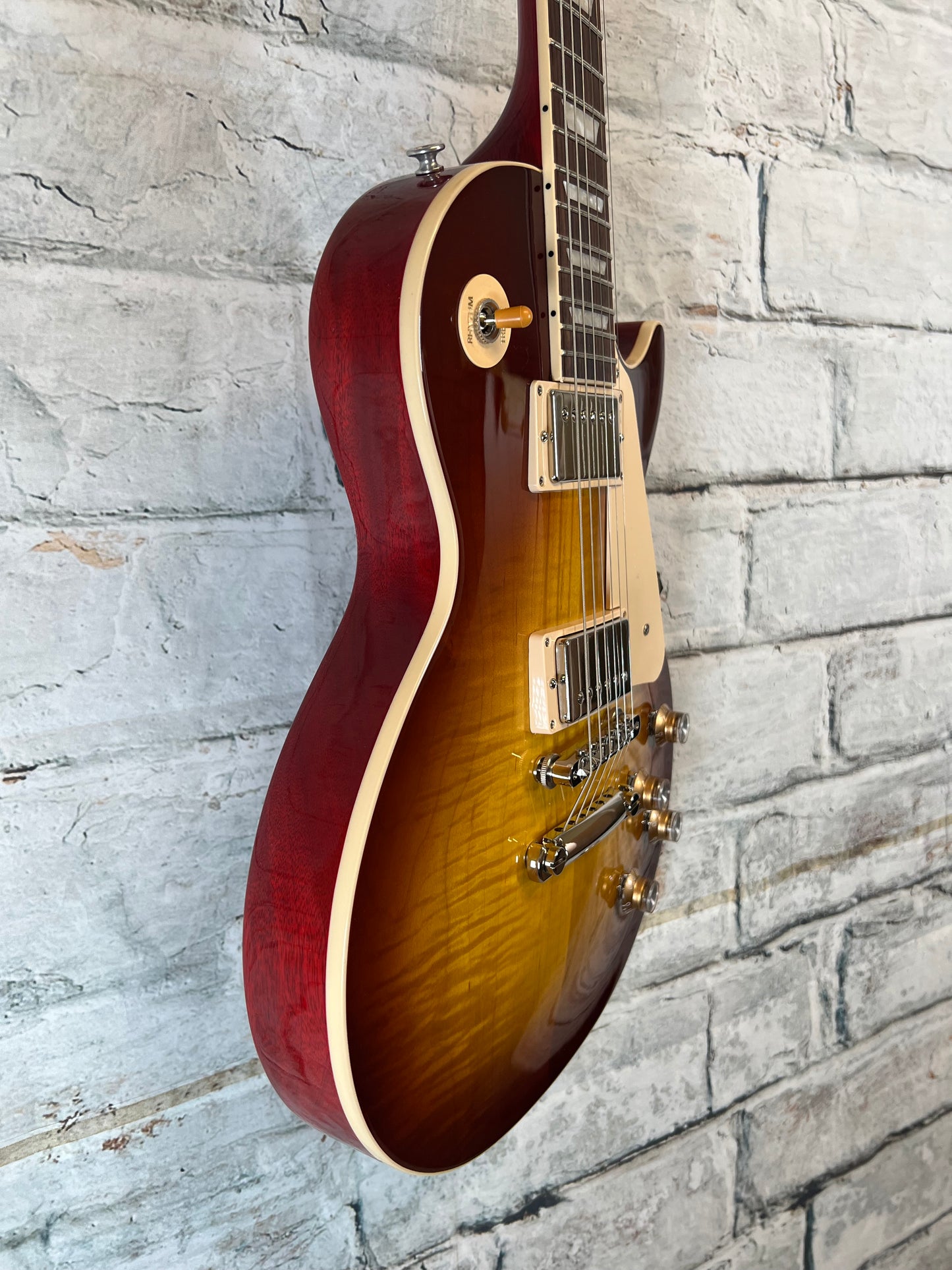 Gibson Les Paul Standard 60’s Figured Top Iced Tea Burst with Hardshell Case