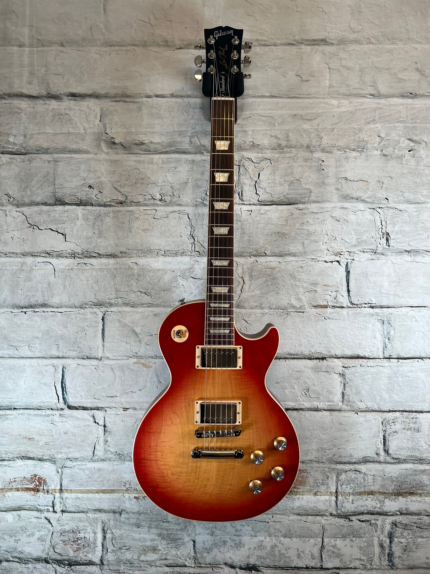 Gibson Les Paul Standard 60’s Faded Vintage Cherry Sunburst with Hardshell Case