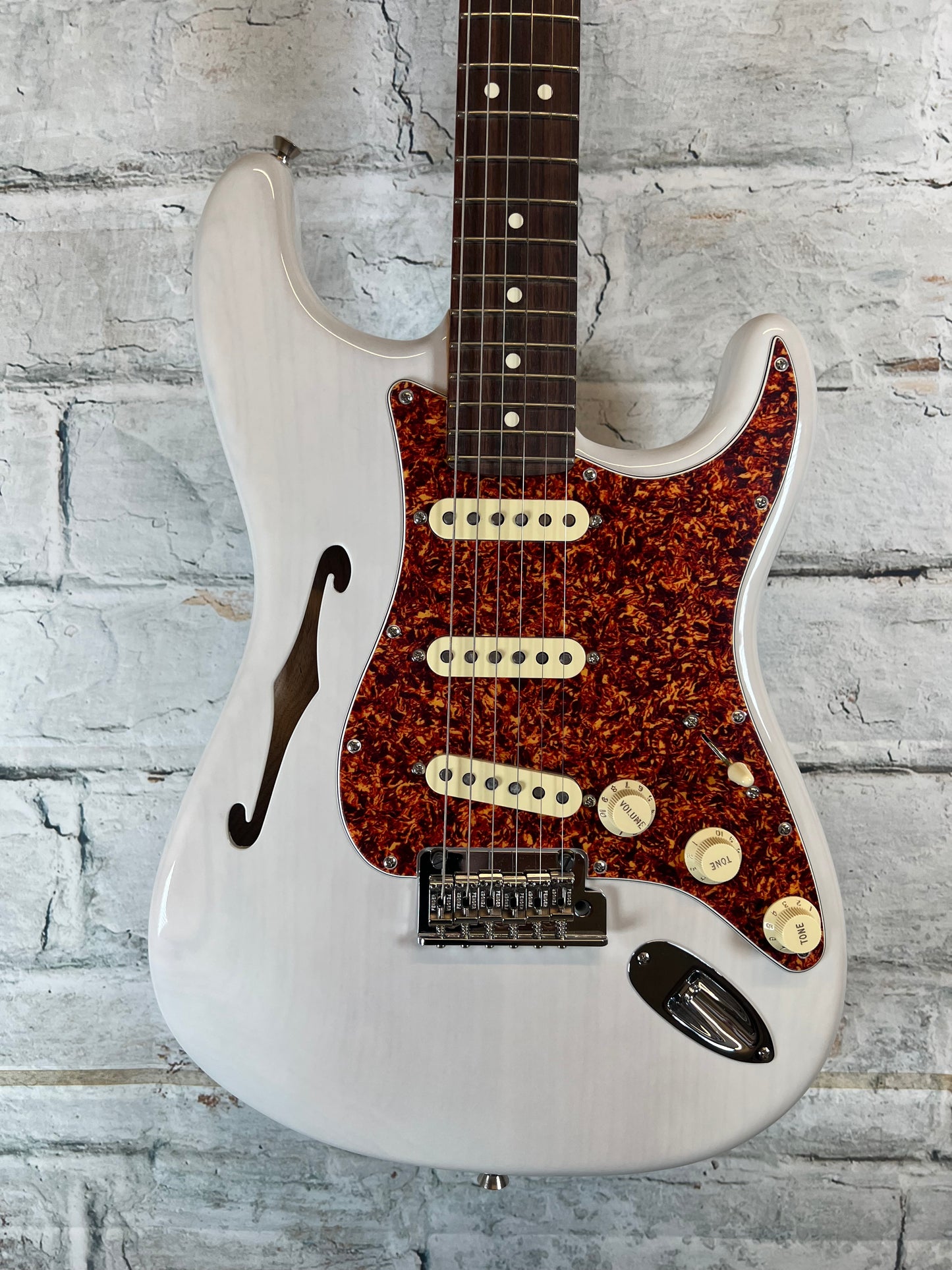 Fender Limited Edition American Professional Stratocaster Thinline with Hardshell Case