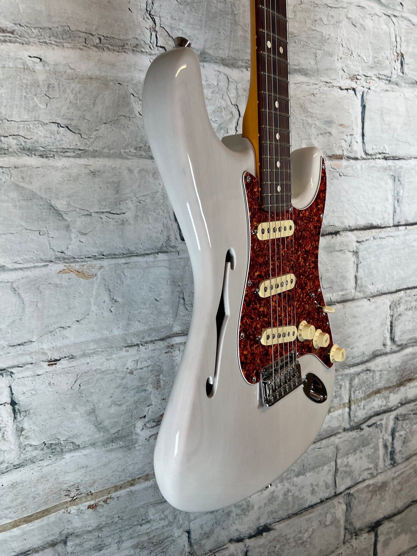Fender Limited Edition American Professional Stratocaster Thinline with Hardshell Case