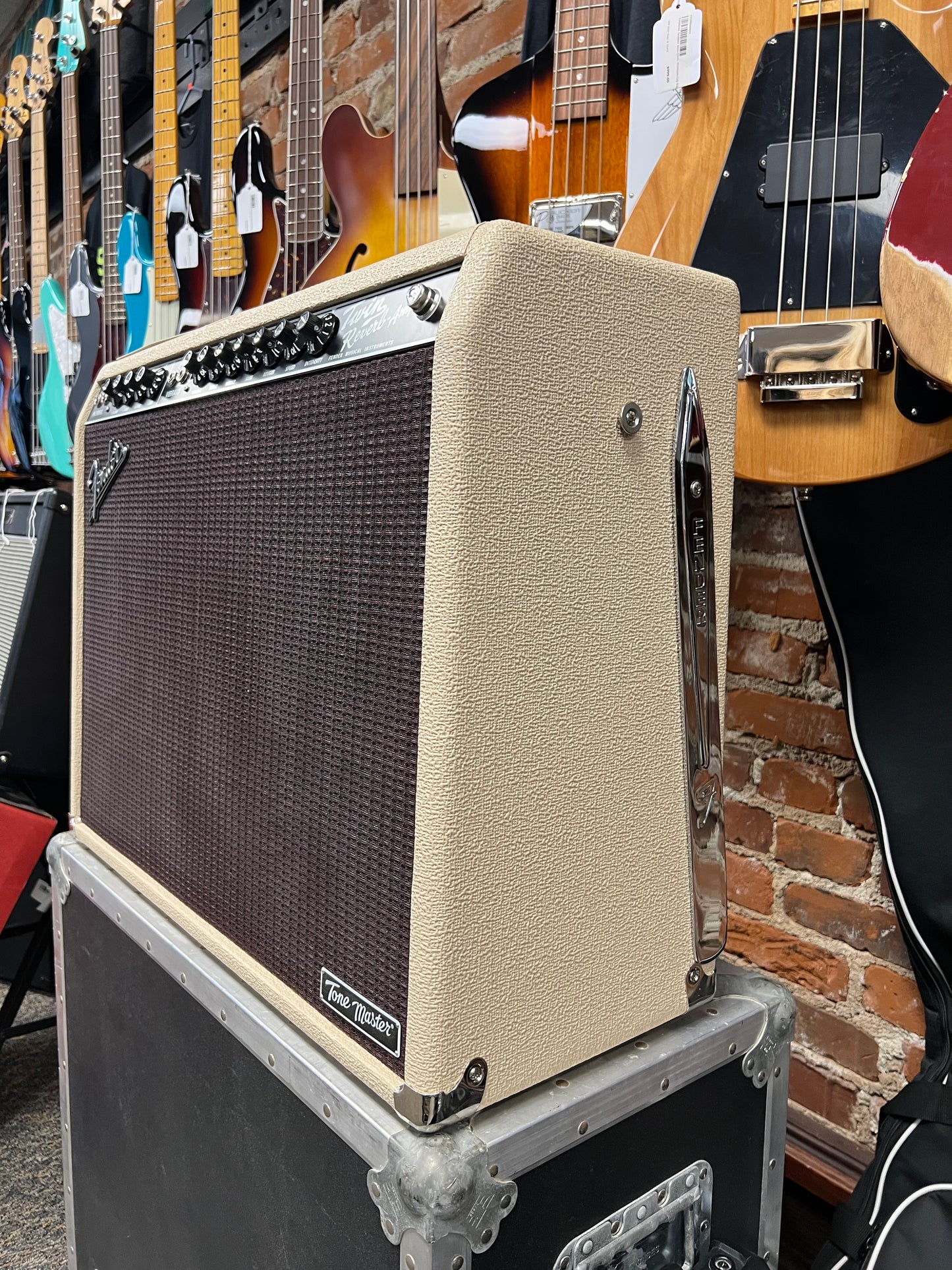 Fender Tone Master Twin Reverb Blonde Cream back Edition