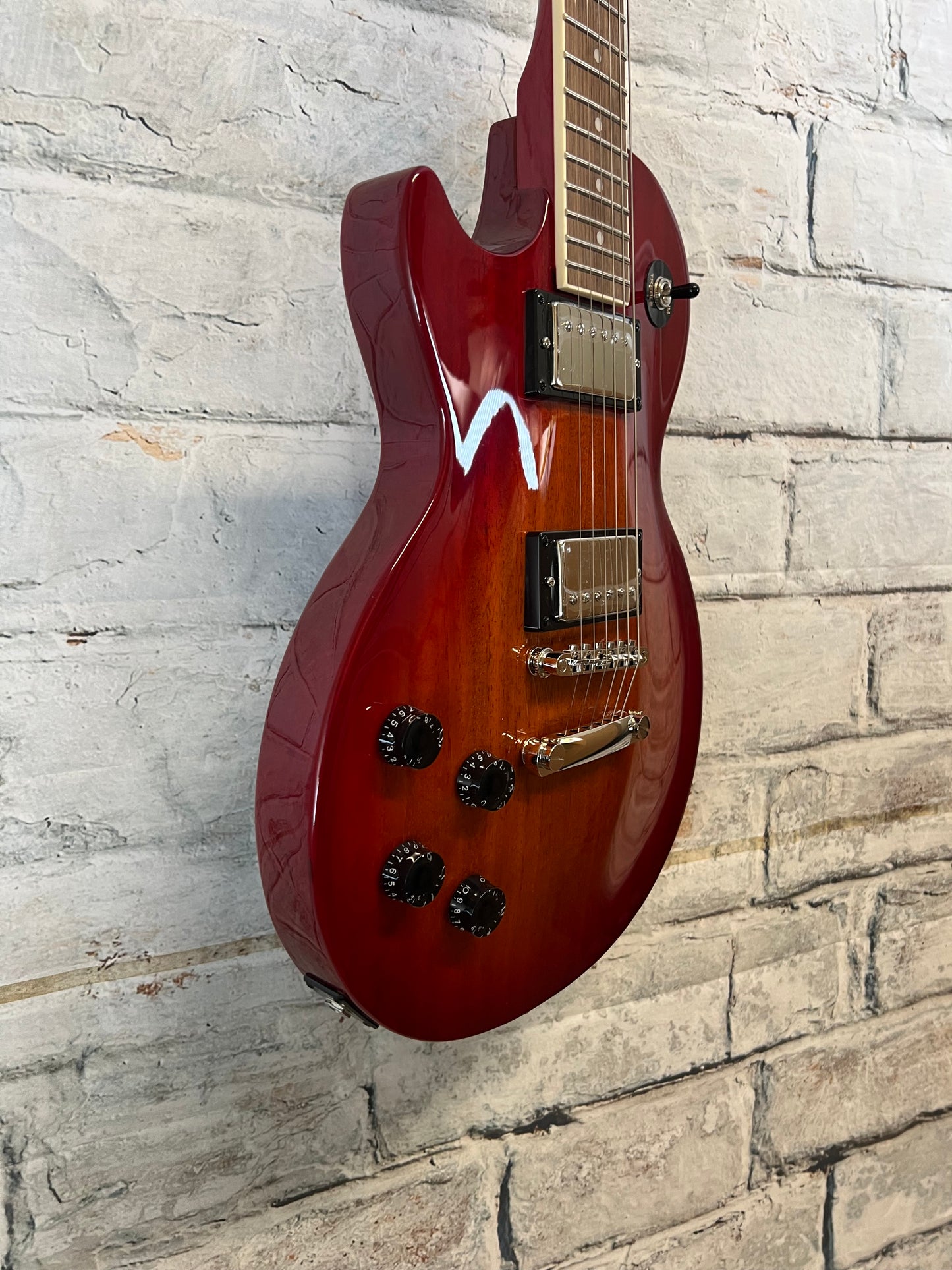 Epiphone Les Paul Tribute (Left-handed) Heritage Cherry Sunburst