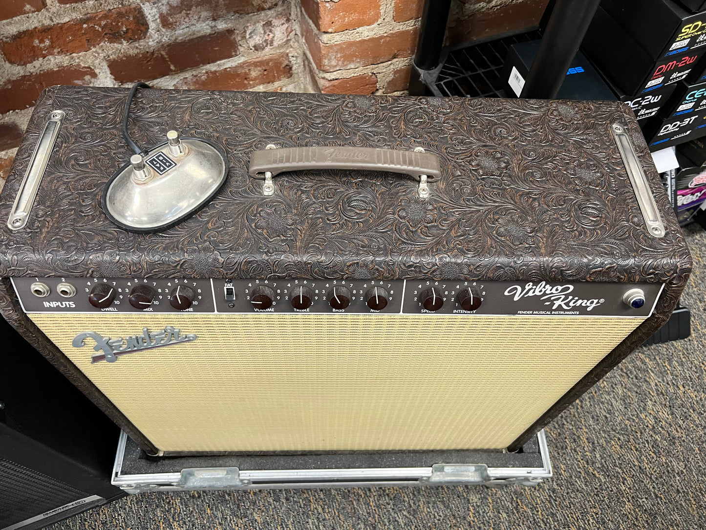 FenderVibro King Limited Edition Western Tooled Tolex with Road Case