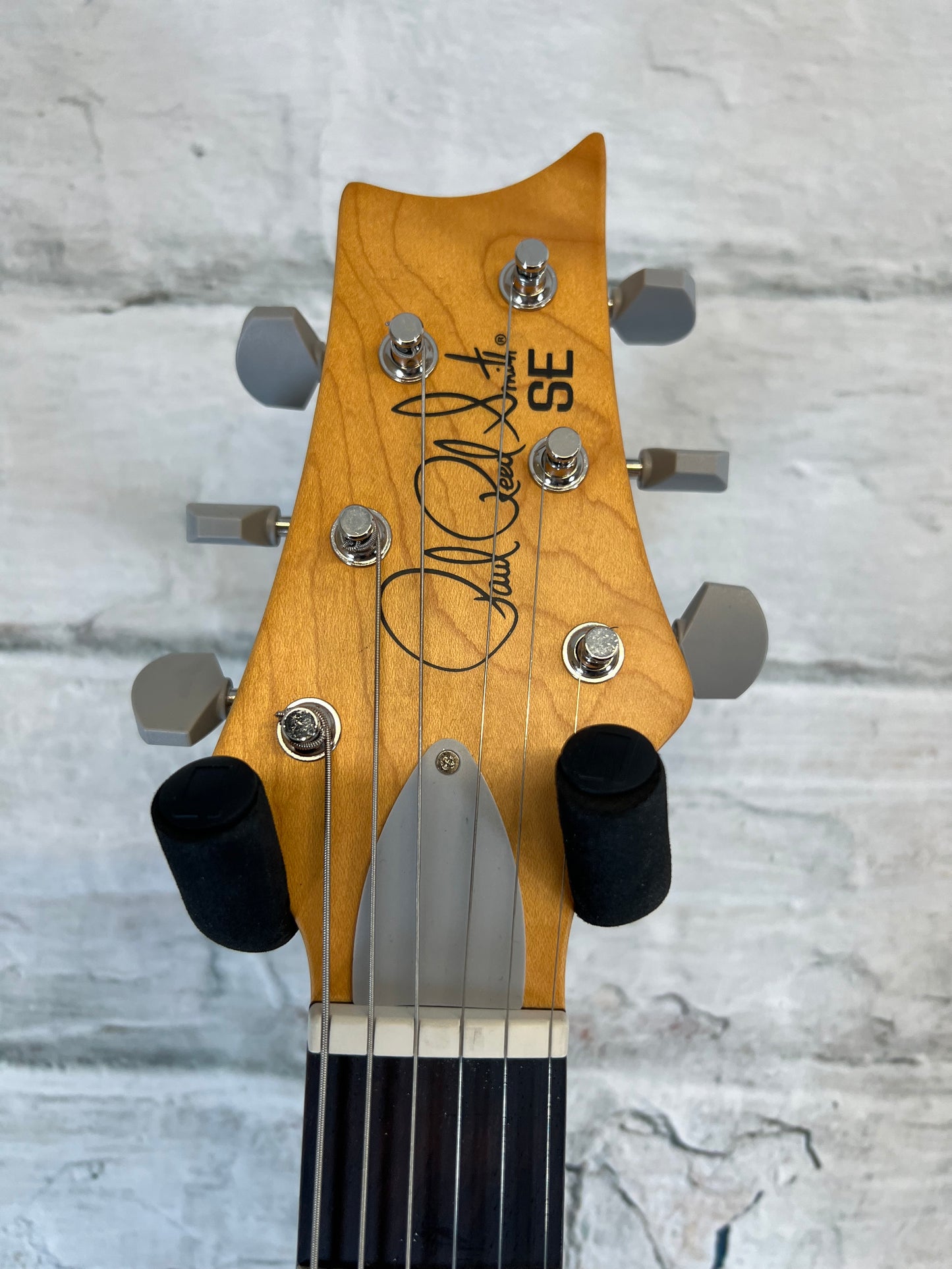 Paul Reed Smith SE SIlver Sky-Moon White with Gig Bag