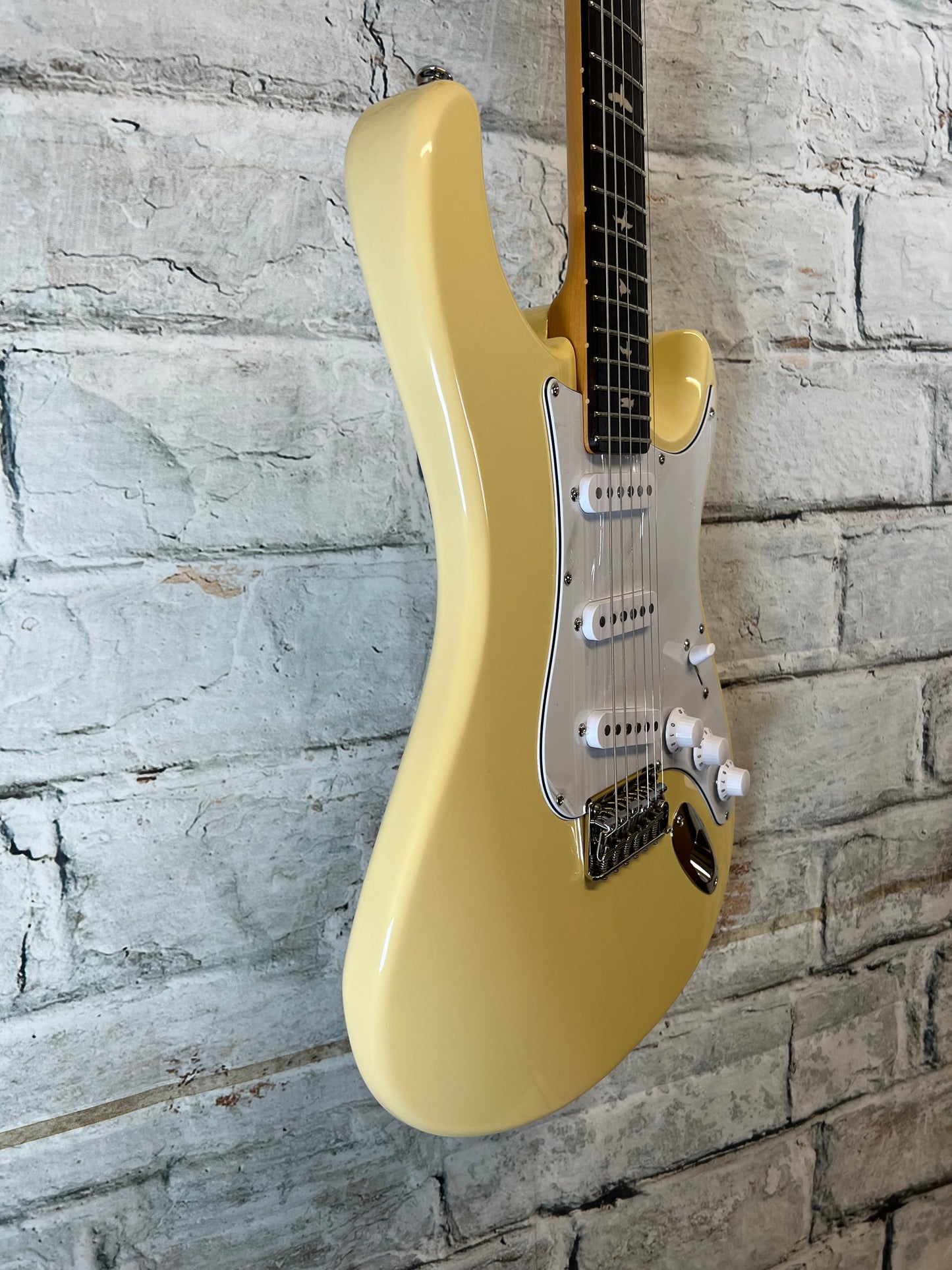 Paul Reed Smith SE SIlver Sky-Moon White with Gig Bag