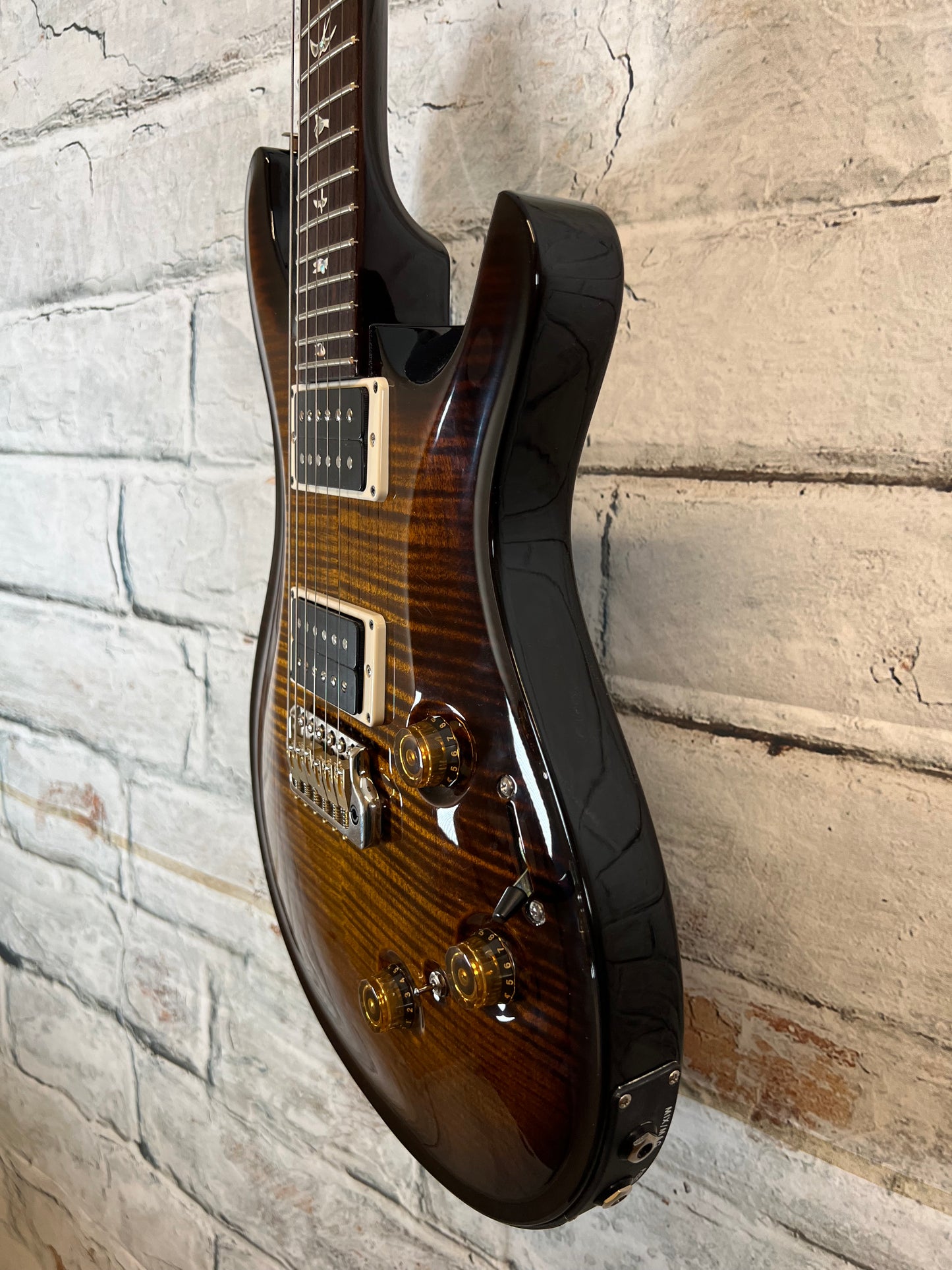 Paul Reed Smith PRS Custom 24 Piezo Black Gold Sunburst with Hardshell Case