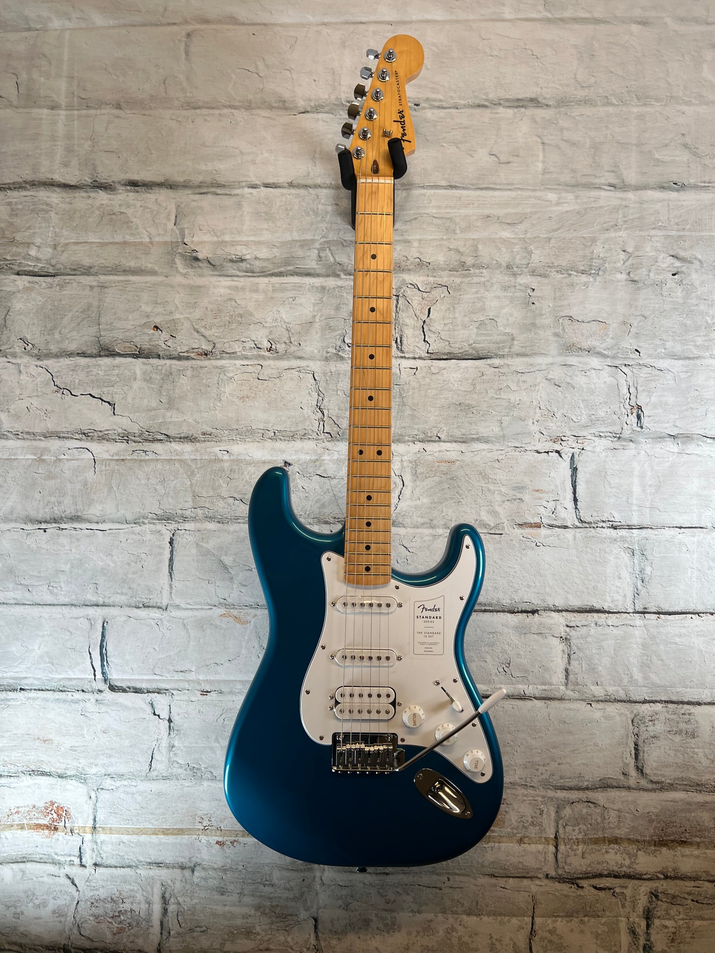 Fender Standard Stratocaster HSS