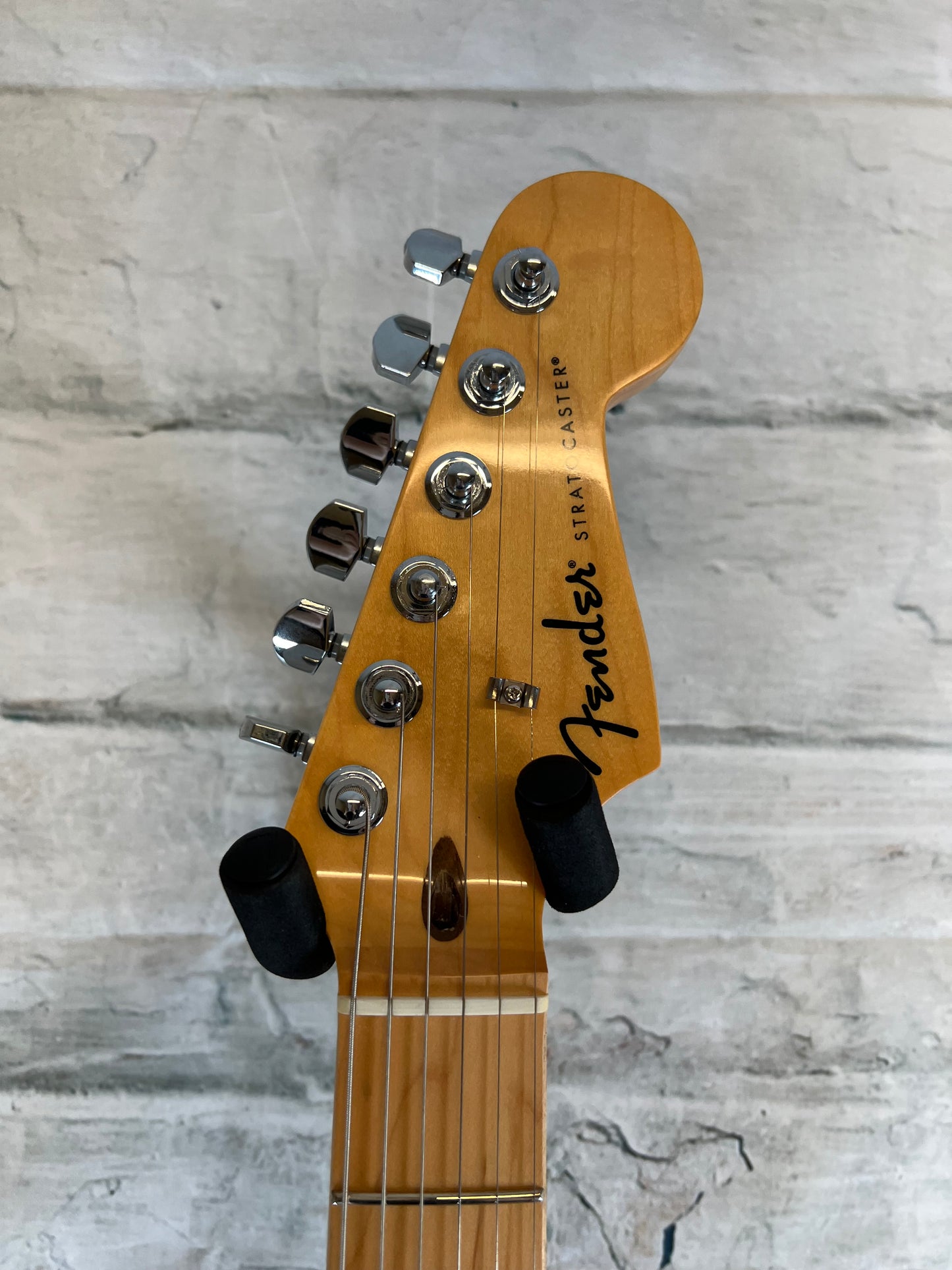 Fender Standard Stratocaster HSS