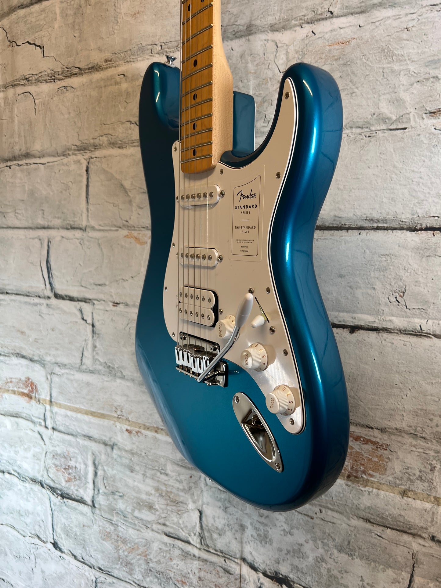 Fender Standard Stratocaster HSS