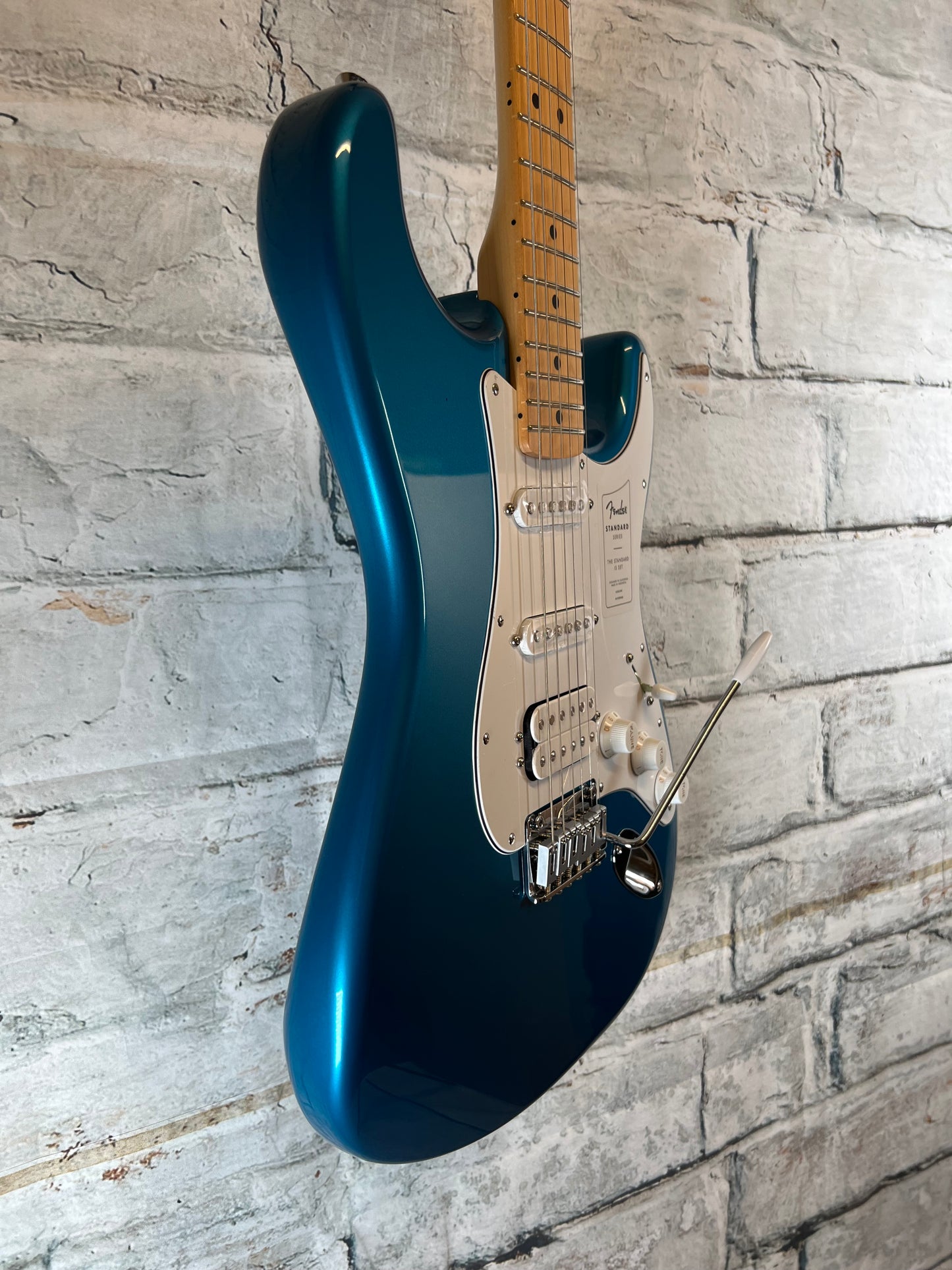 Fender Standard Stratocaster HSS