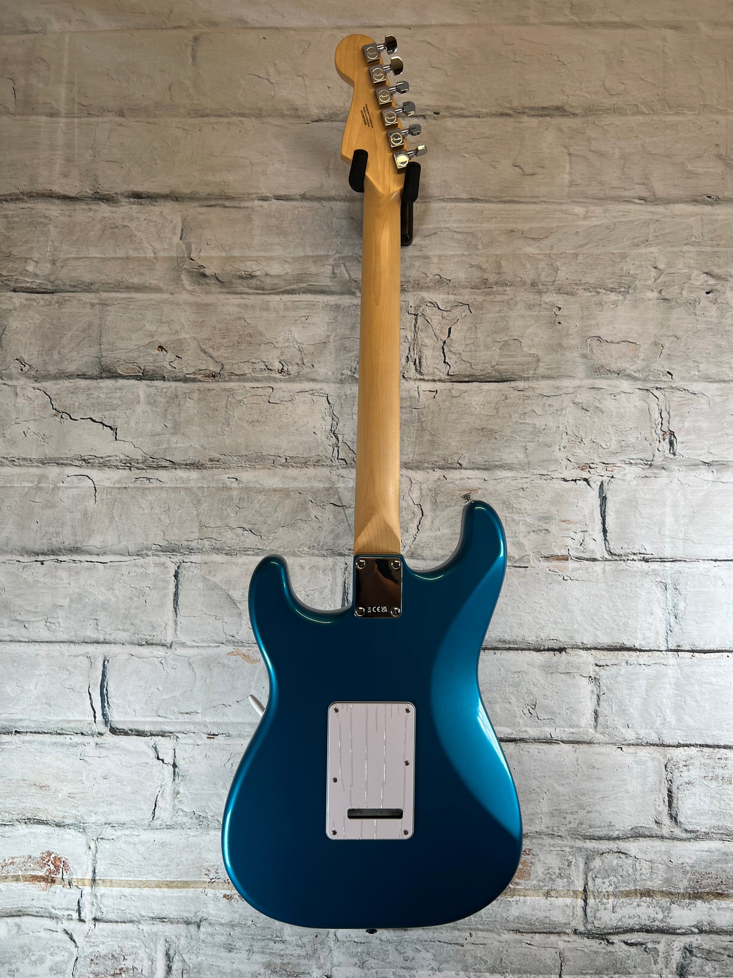 Fender Standard Stratocaster HSS