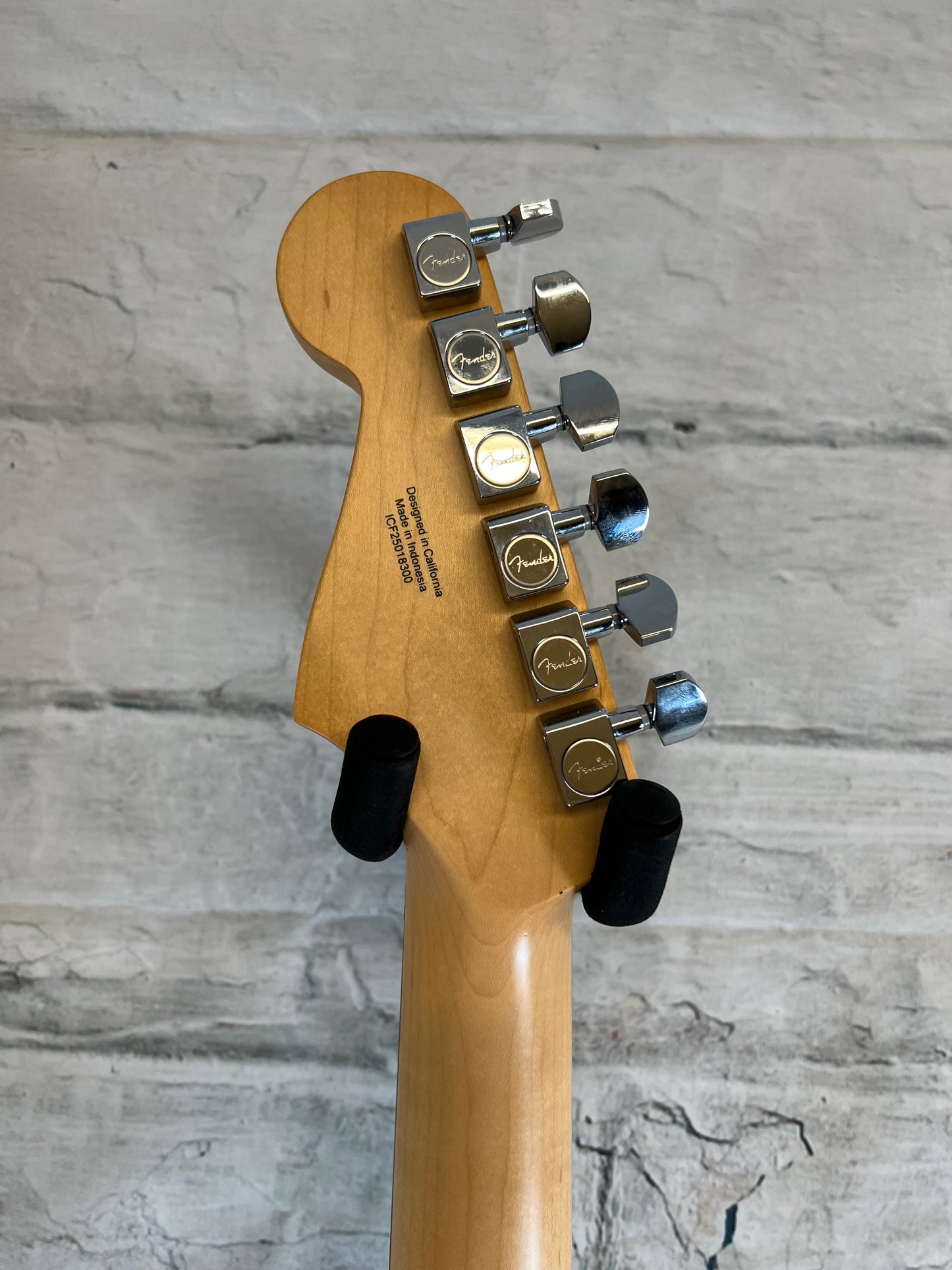Fender Standard Stratocaster