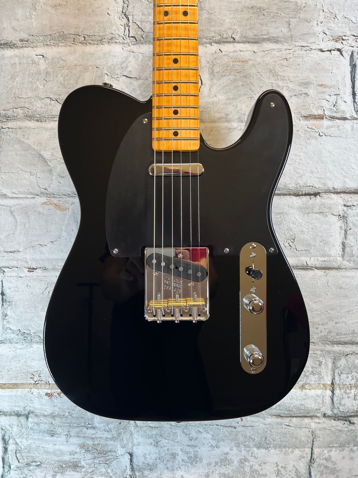 Fender Limited Edition American Vintage II ‘51 Telecaster with Hardshell Case