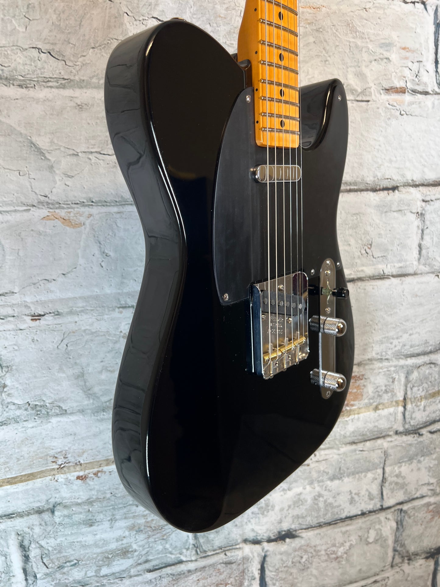 Fender Limited Edition American Vintage II ‘51 Telecaster with Hardshell Case