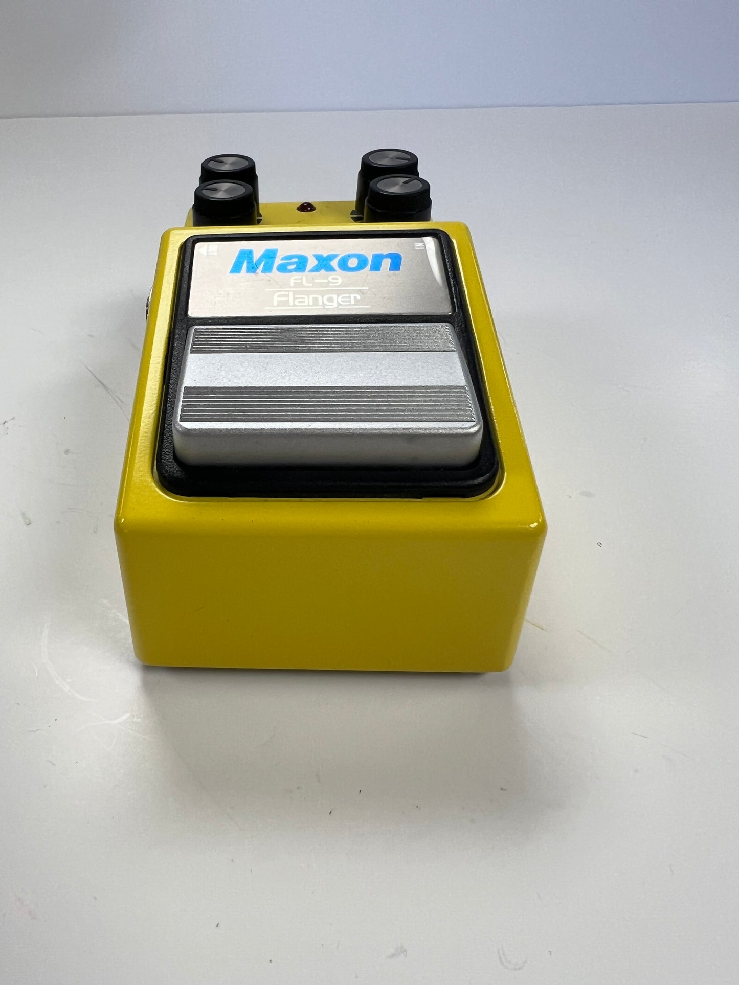 Used Maxon FL-9