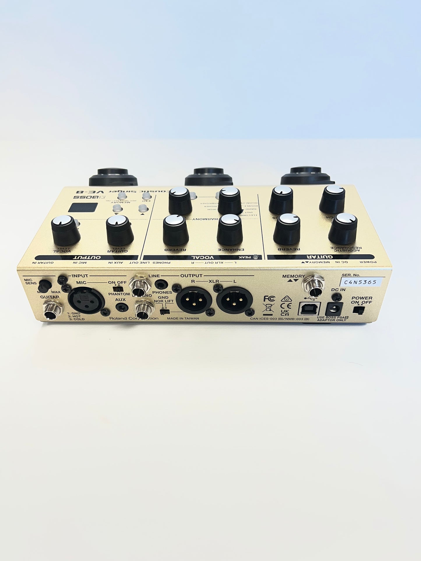 Boss Ve-8 Acoustic Singer Mulit Effects Harmonizer Vocal Companion