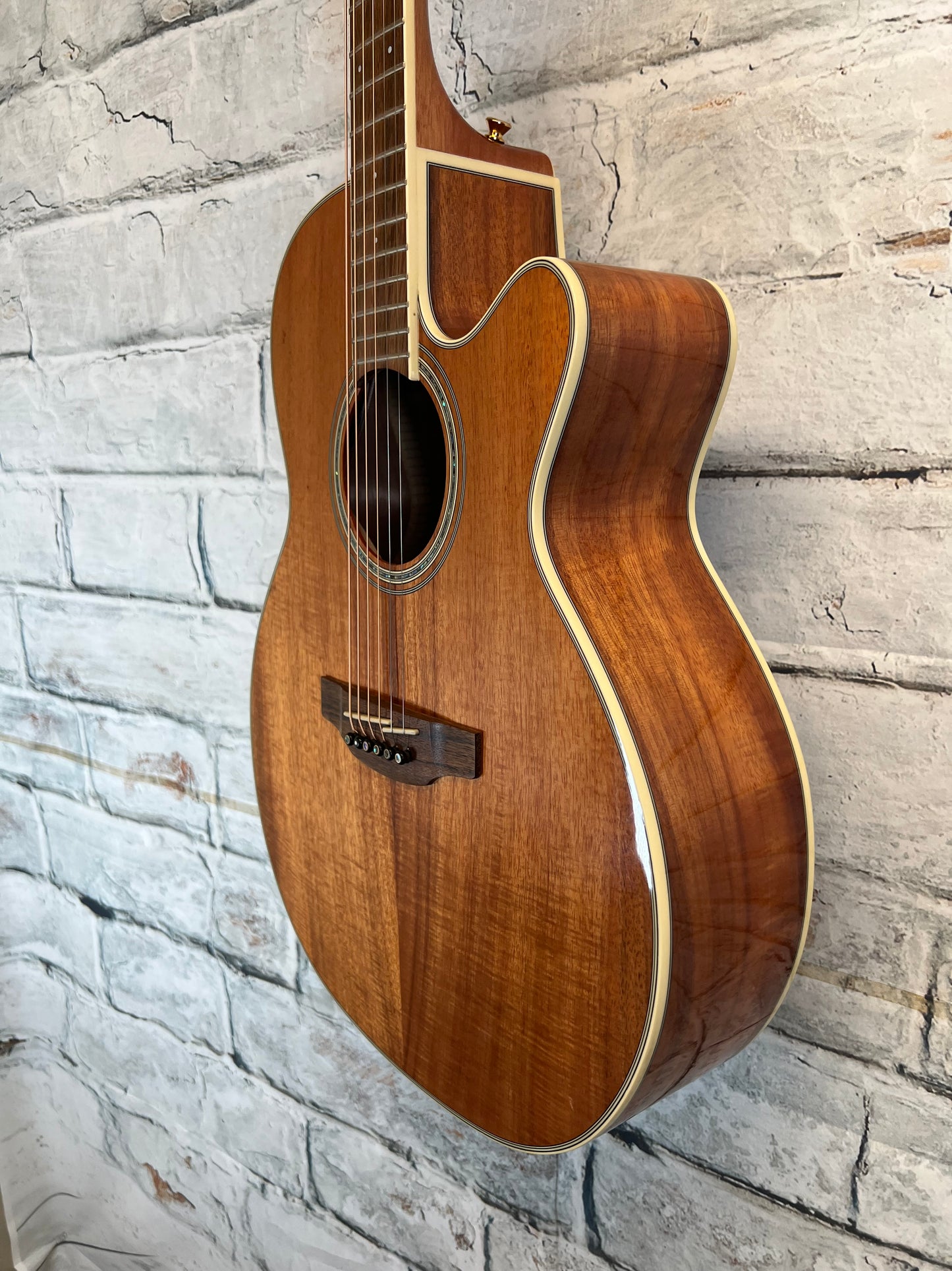 Used Takamine GN77-KCE Koa NEXC with Electronics