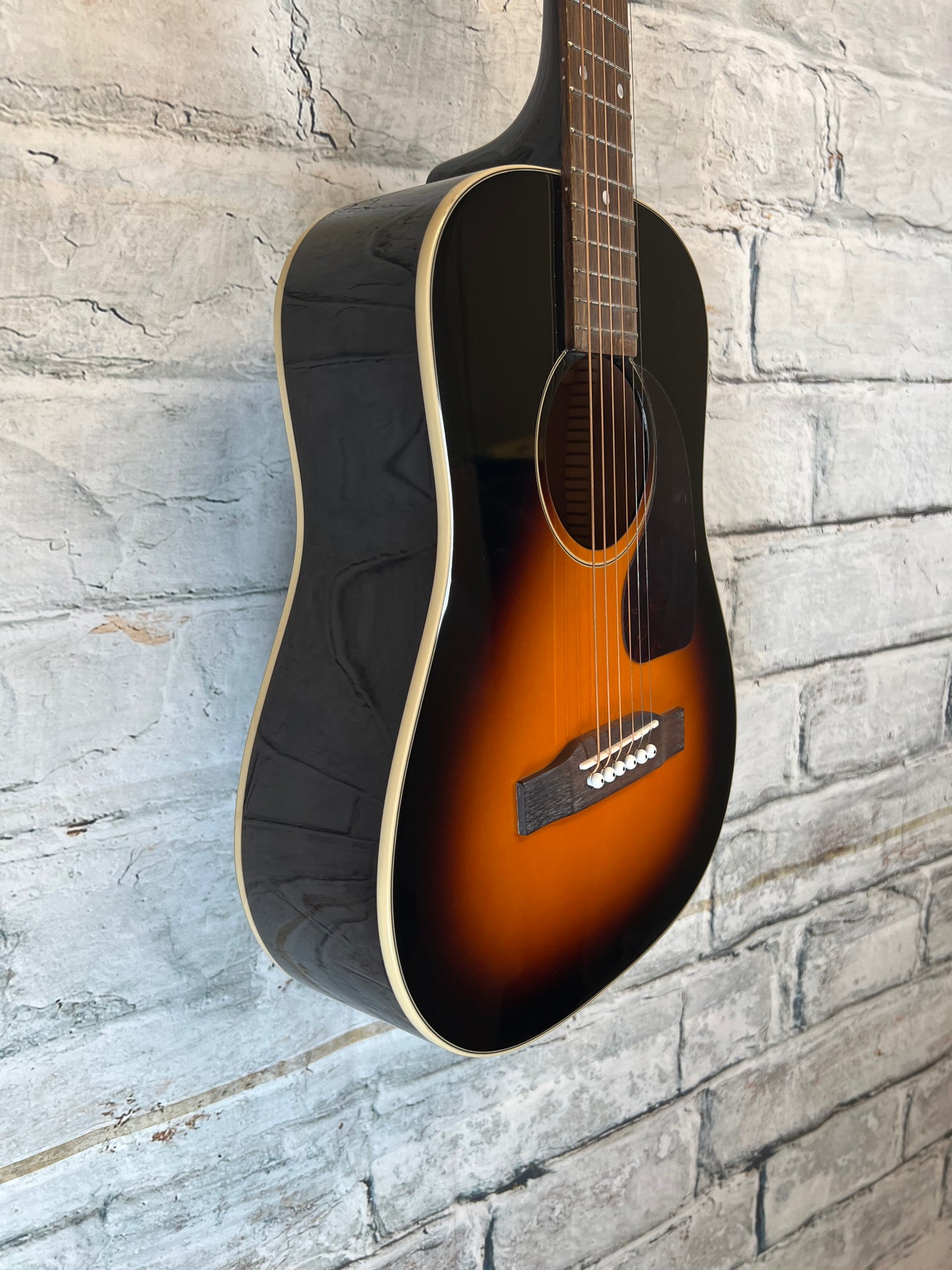 Epiphone J-45 Express Vintage Sunburst with Gig Bag