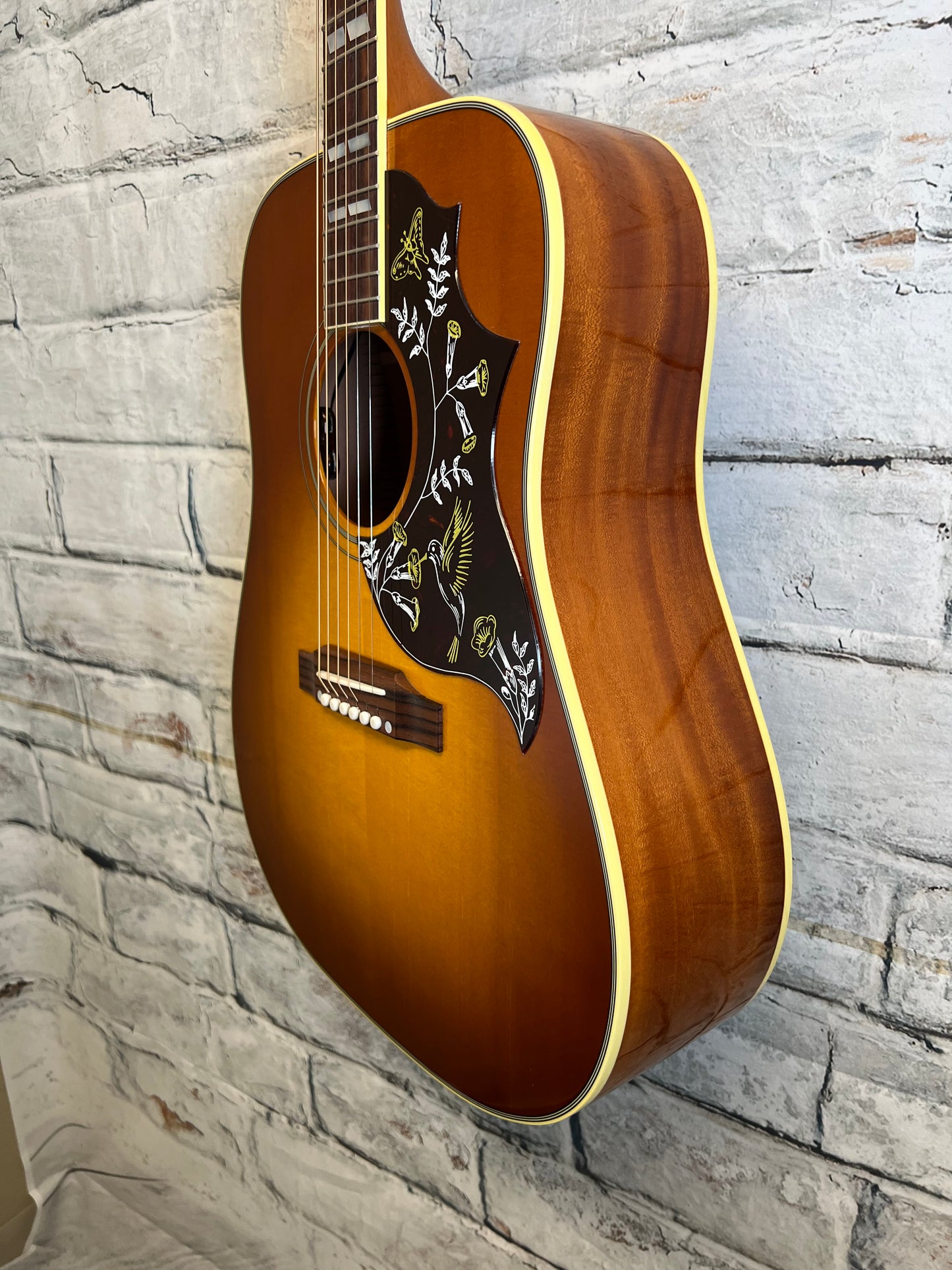 Gibson Original Hummingbird Heritage- Cherry Sunburst