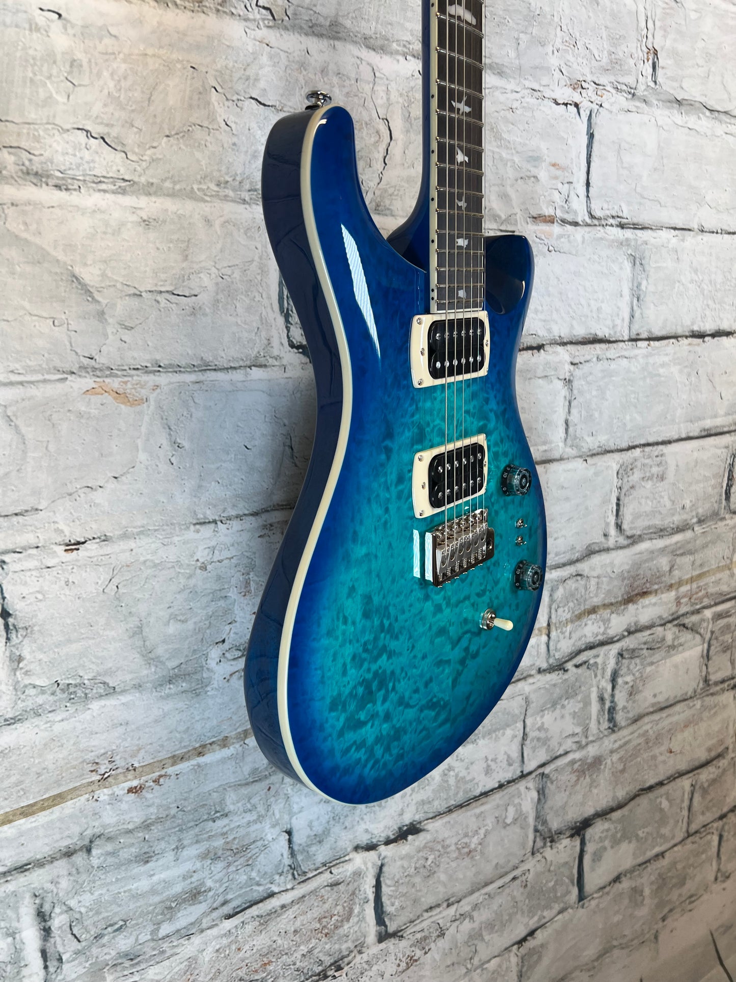 PRS SE Custom 24-08 Quilt Electric Guitar-Lake Blue