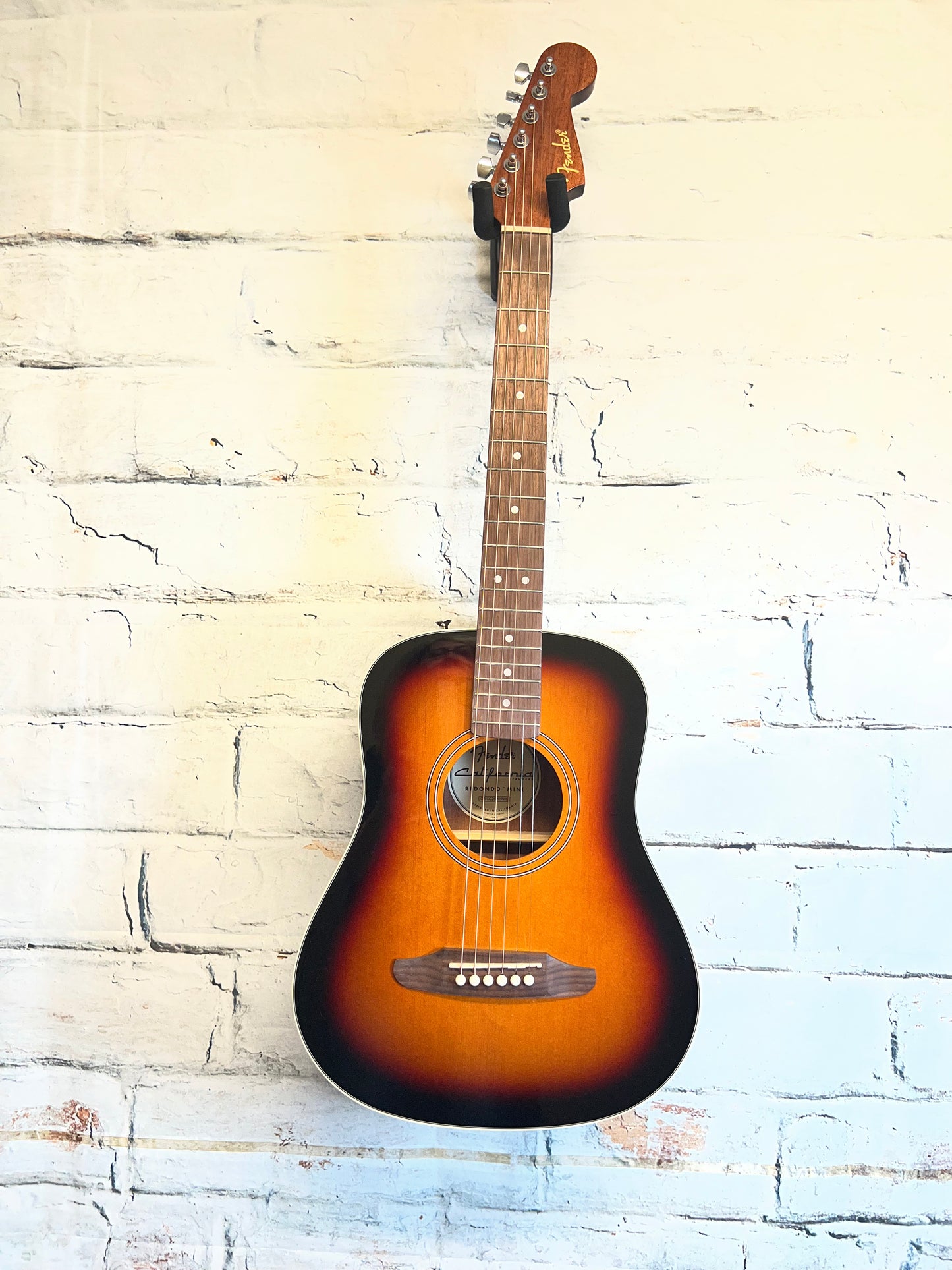 Fender California Standard Redondo Mini with bag