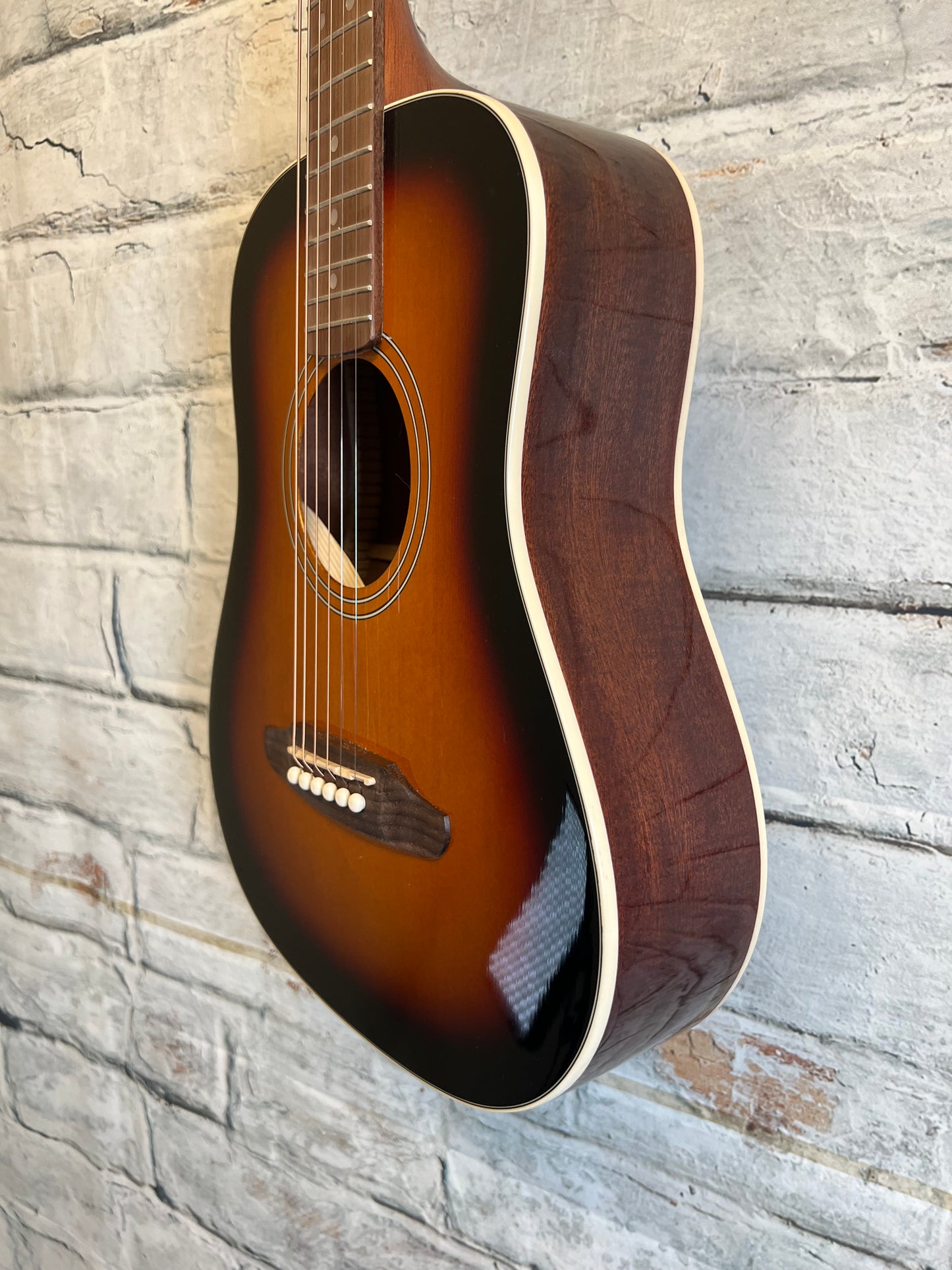 Fender California Standard Redondo Mini with bag